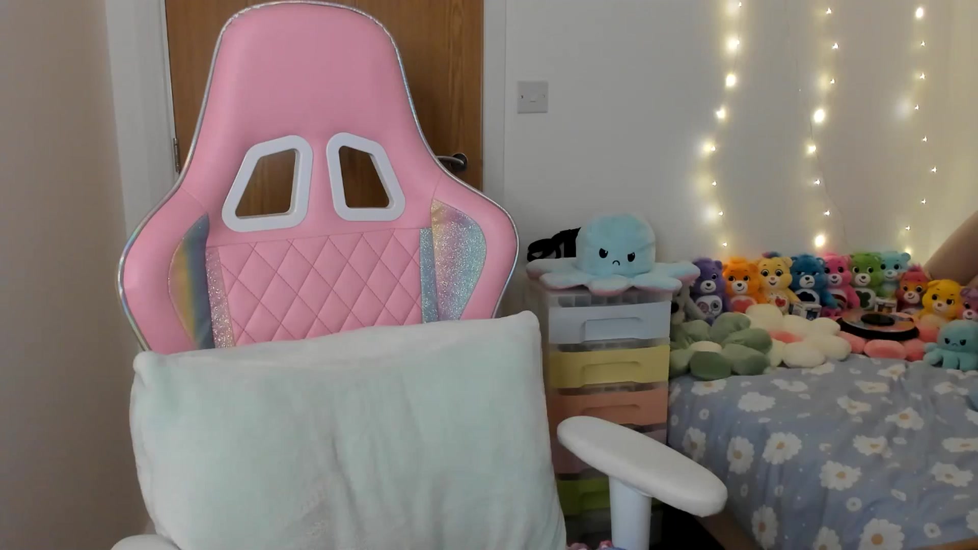 Gallery image thumbnail from JessieBear_'s myfreecams stream on, 01/16/2025, 18:06 image 5 of 20