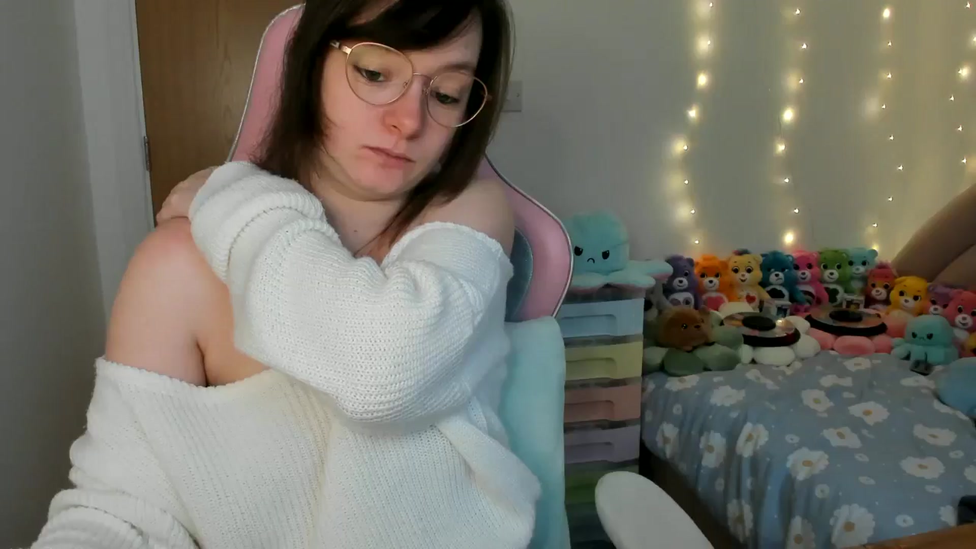 Gallery image thumbnail from JessieBear_'s myfreecams stream on, 01/17/2025, 16:47 image 10 of 20