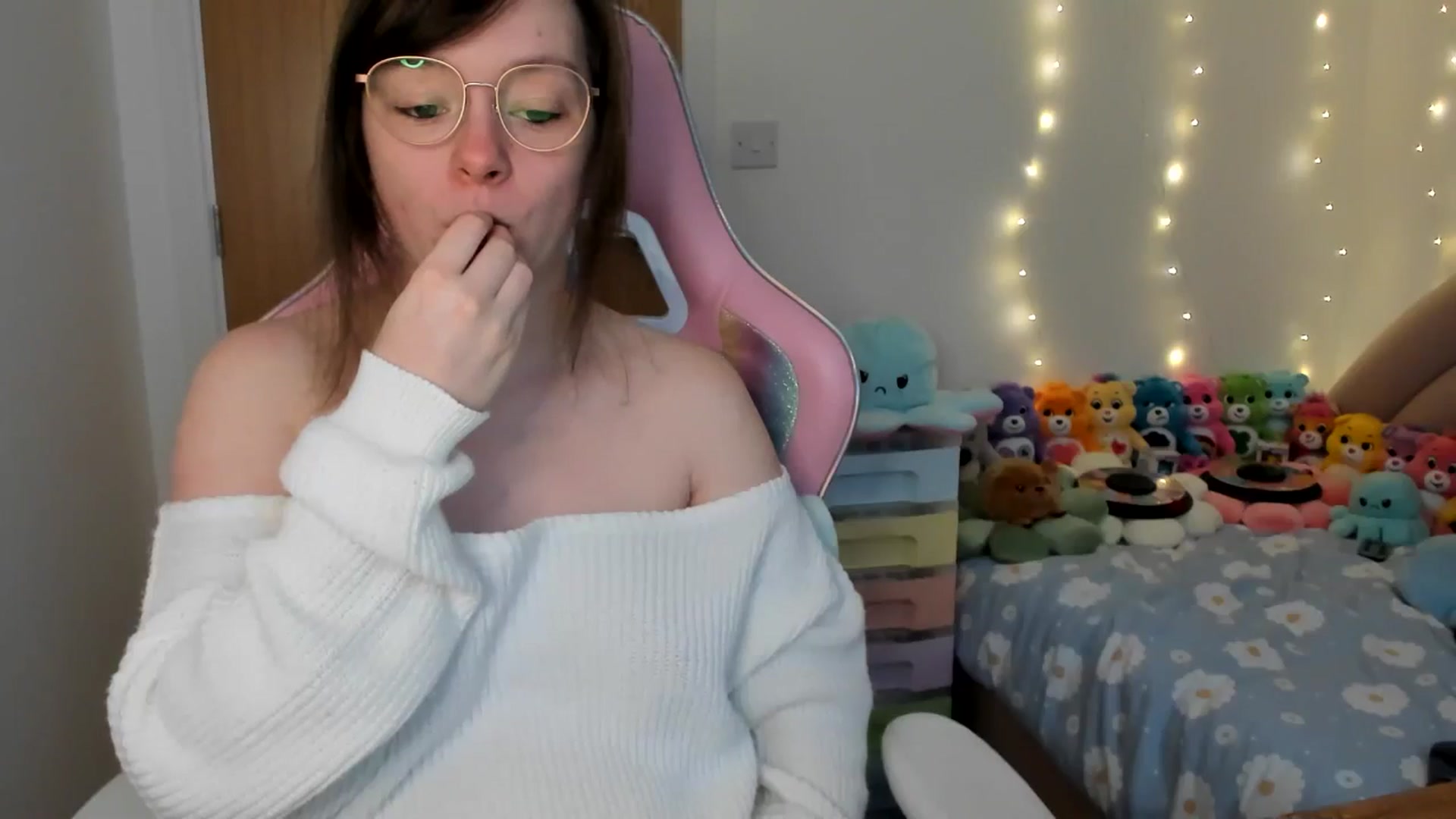 Gallery image thumbnail from JessieBear_'s myfreecams stream on, 01/17/2025, 16:47 image 12 of 20