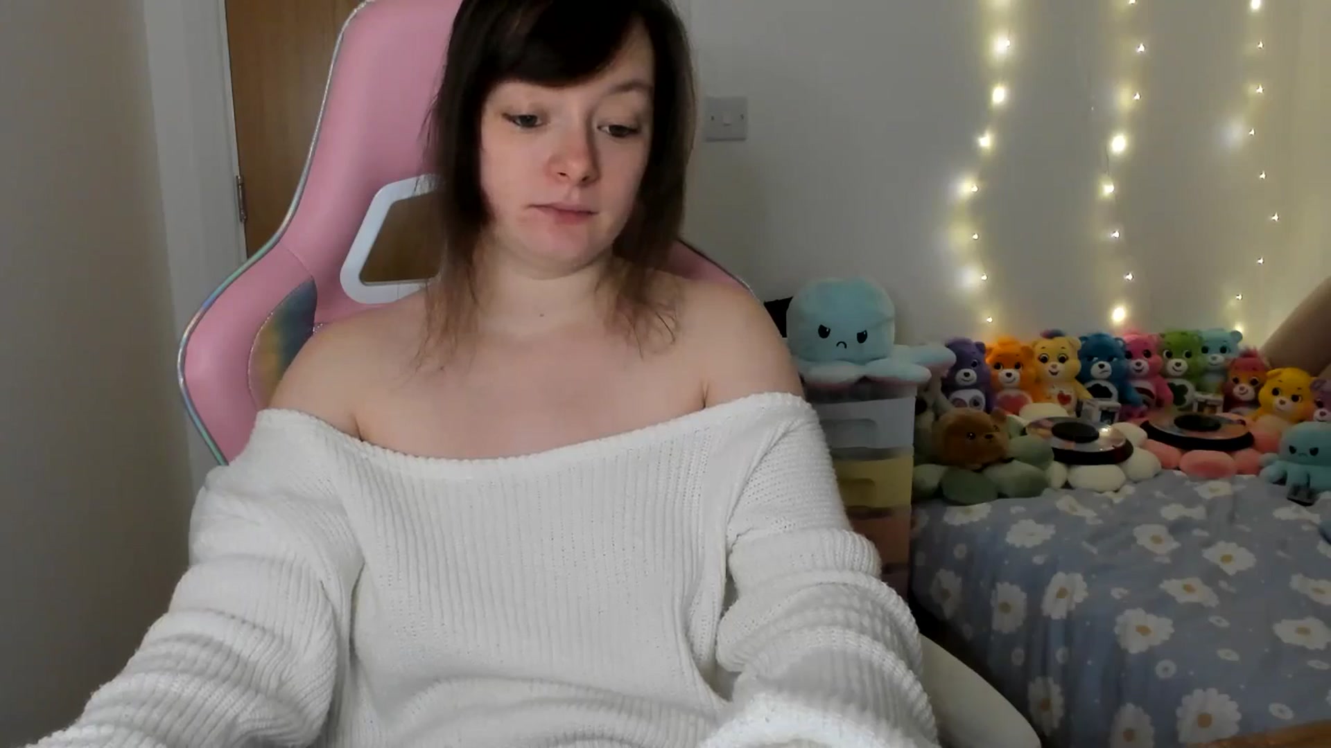 Gallery image thumbnail from JessieBear_'s myfreecams stream on, 01/17/2025, 17:21 image 16 of 20