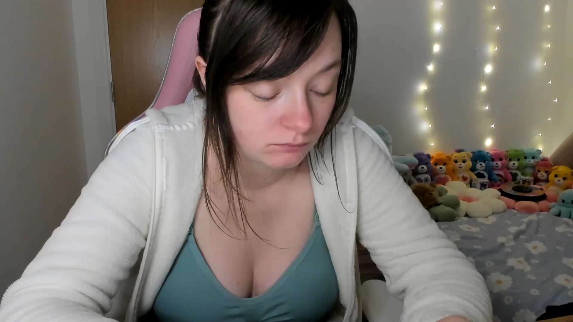Gallery image thumbnail from JessieBear_'s myfreecams stream on, 01/20/2025, 18:02 image 12 of 20