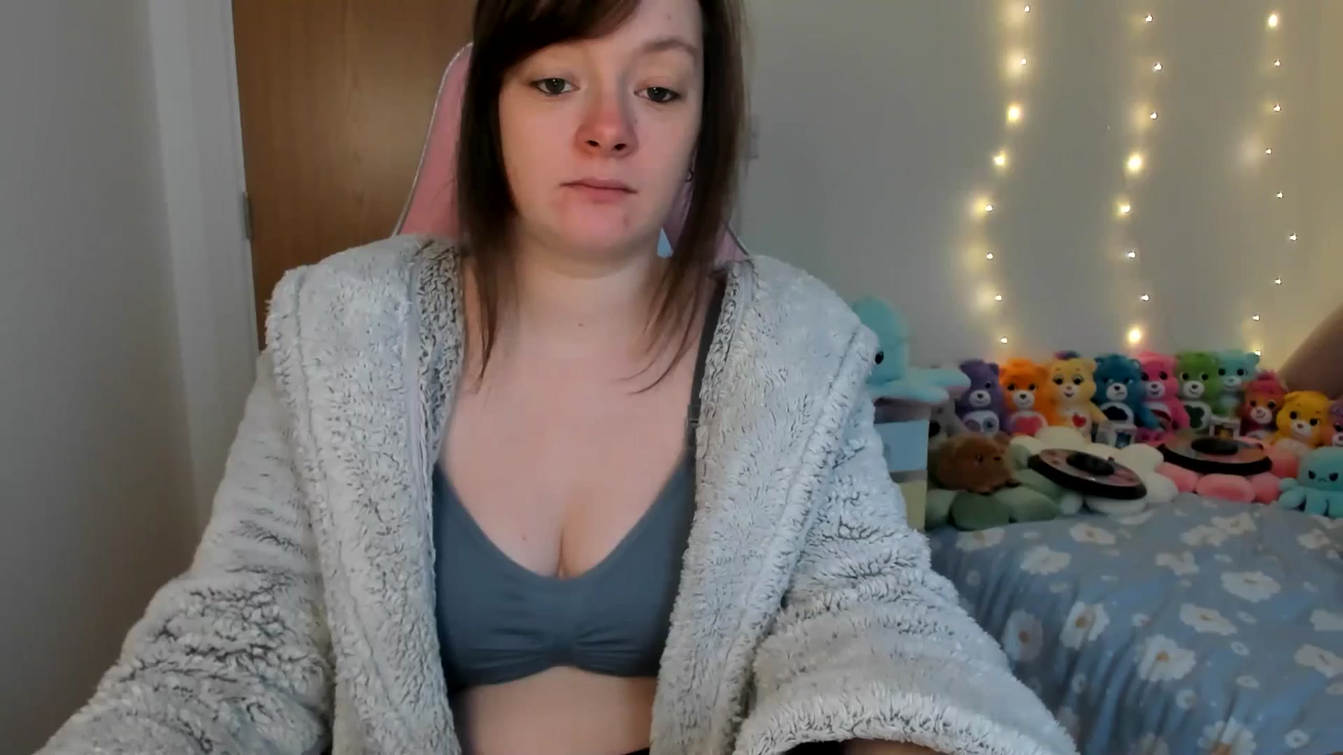 Gallery image thumbnail from JessieBear_'s myfreecams stream on, 01/21/2025, 16:37 image 6 of 20
