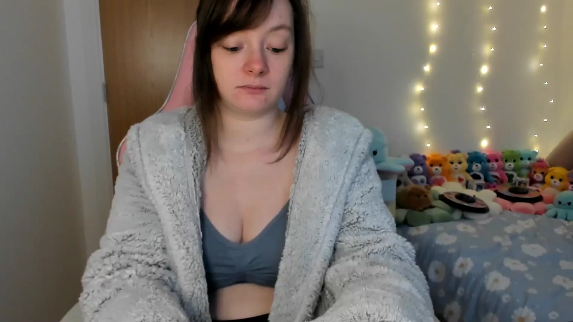 Gallery image thumbnail from JessieBear_'s myfreecams stream on, 01/21/2025, 16:37 image 9 of 20