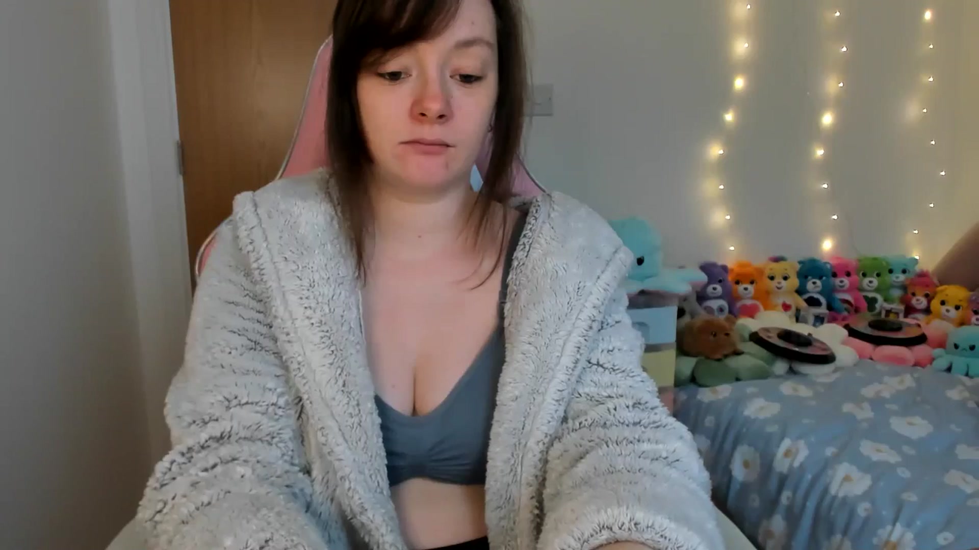 Gallery image thumbnail from JessieBear_'s myfreecams stream on, 01/21/2025, 16:37 image 4 of 20