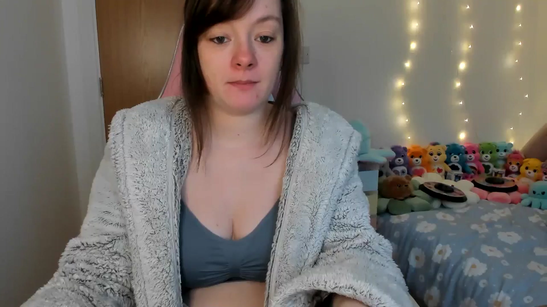 Gallery image thumbnail from JessieBear_'s myfreecams stream on, 01/21/2025, 16:37 image 7 of 20