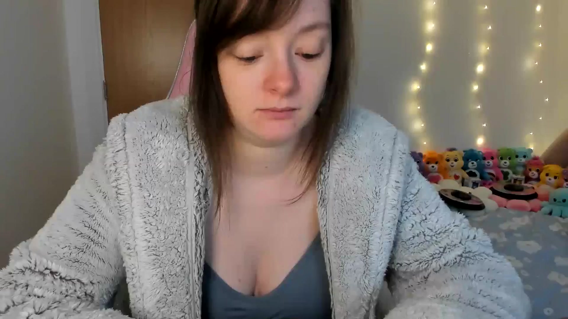 Gallery image thumbnail from JessieBear_'s myfreecams stream on, 01/21/2025, 16:37 image 8 of 20