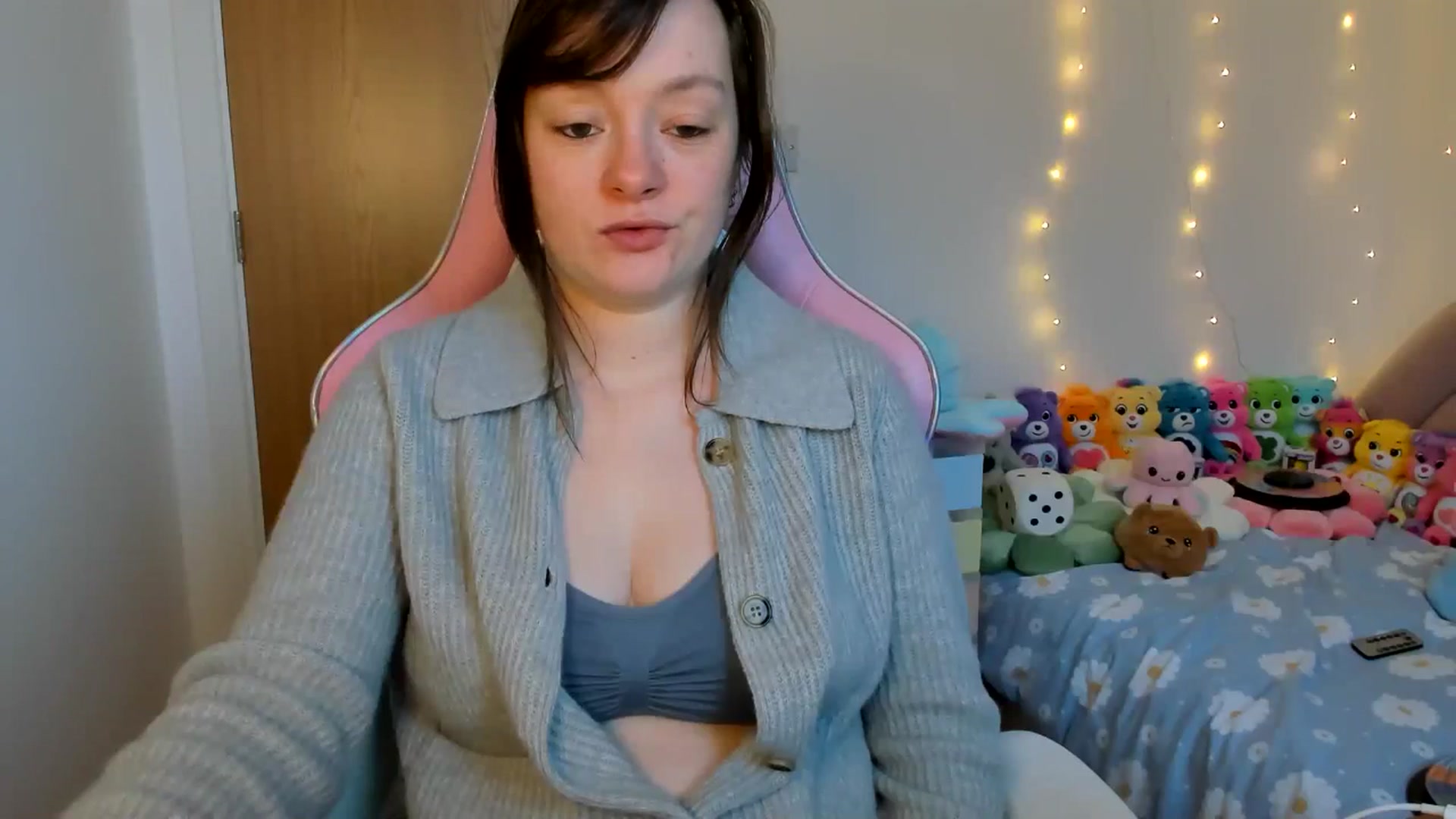 Gallery image thumbnail from JessieBear_'s myfreecams stream on, 01/27/2025, 17:16 image 5 of 20