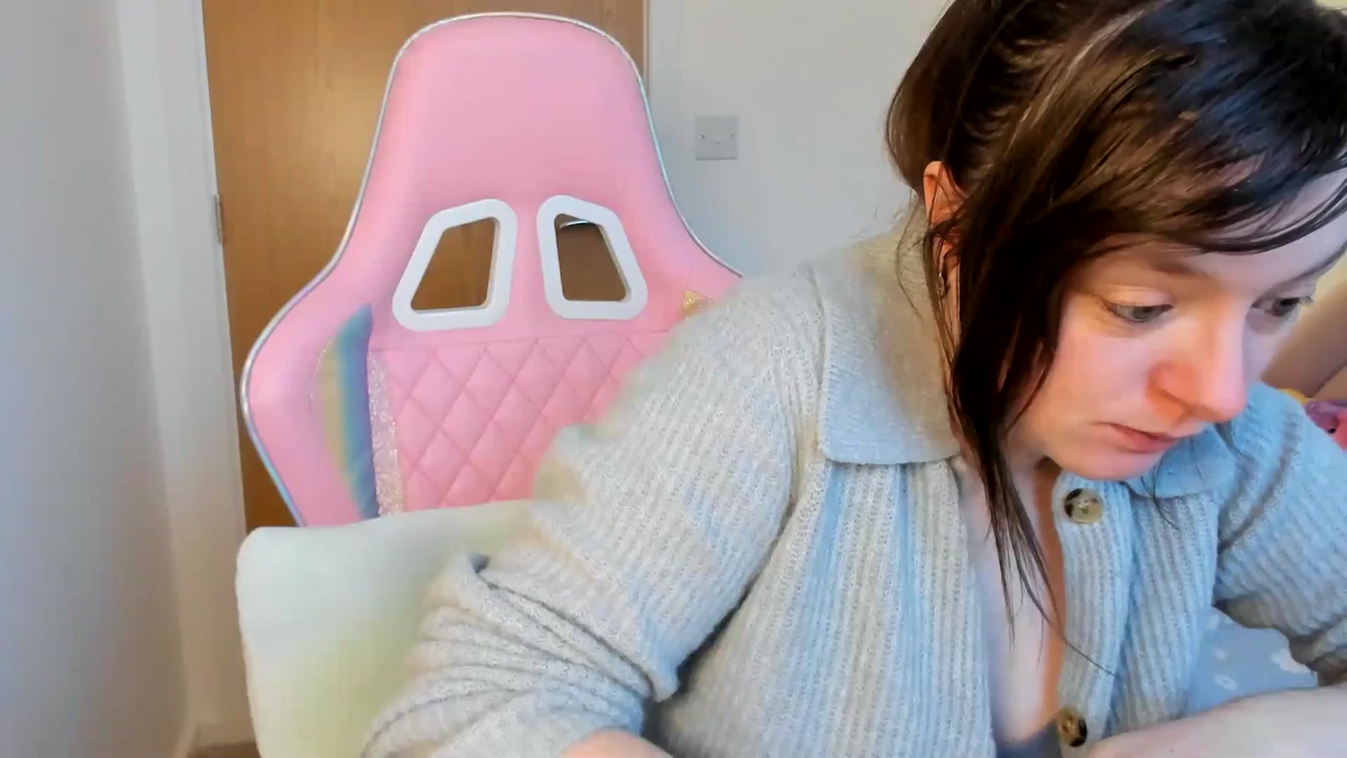 Gallery image thumbnail from JessieBear_'s myfreecams stream on, 01/27/2025, 17:16 image 8 of 20