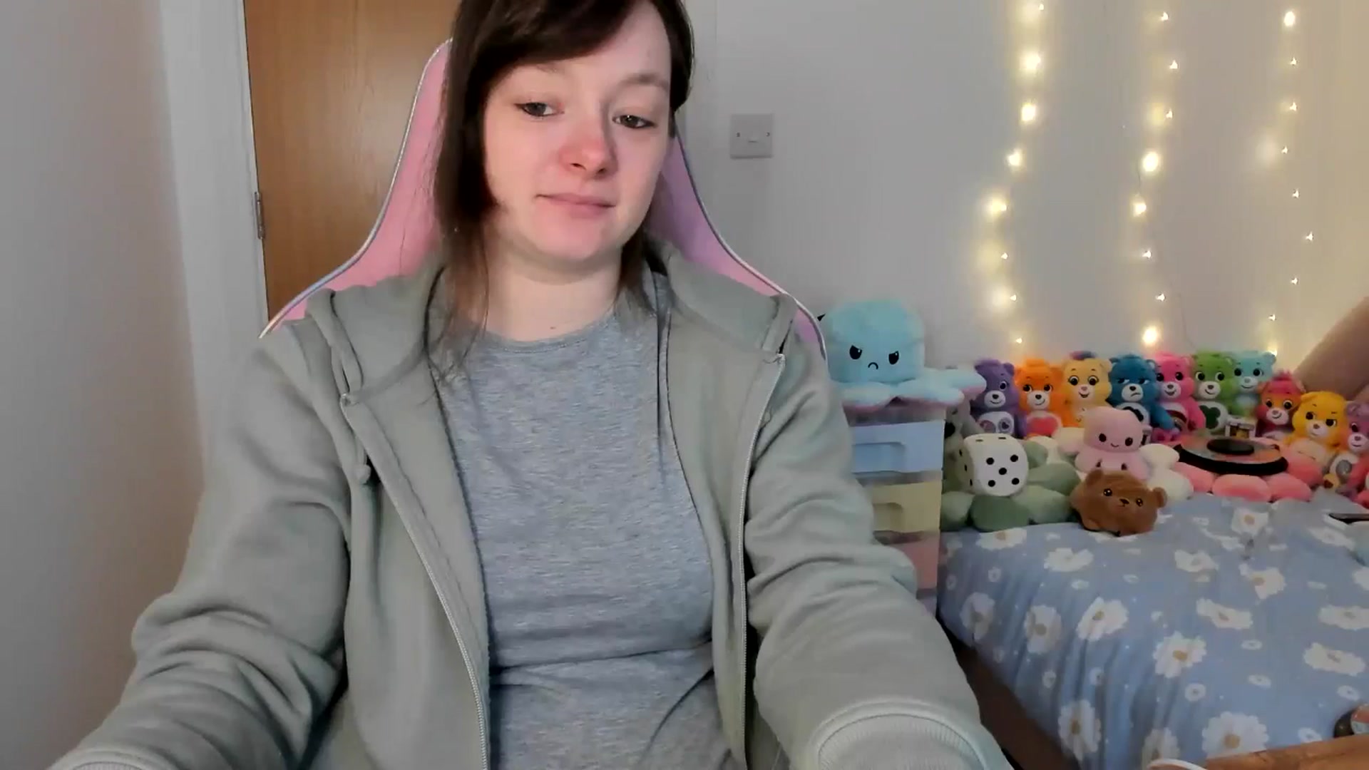 Gallery image thumbnail from JessieBear_'s myfreecams stream on, 01/28/2025, 16:14 image 16 of 20