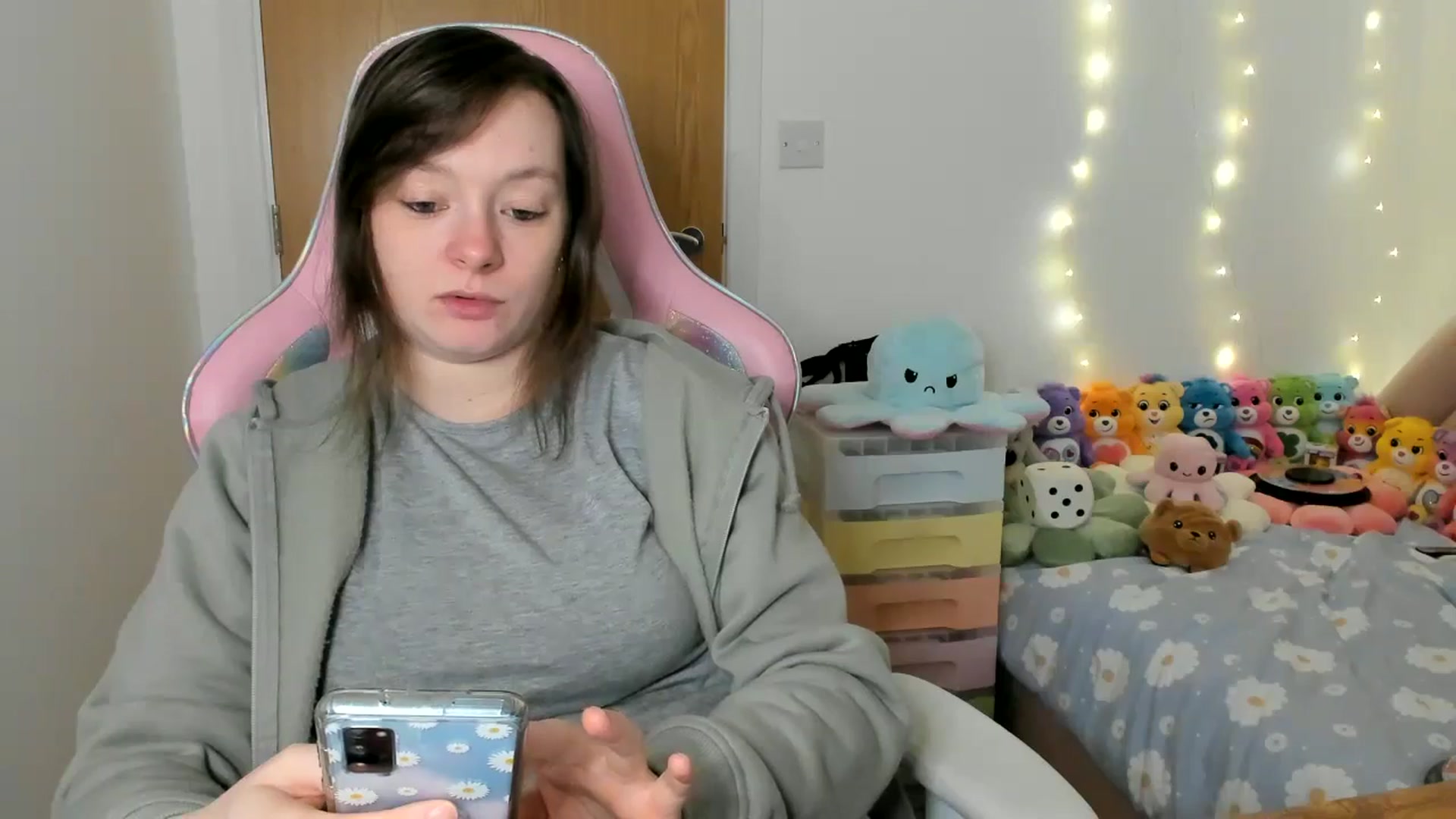 Gallery image thumbnail from JessieBear_'s myfreecams stream on, 01/28/2025, 17:36 image 14 of 20