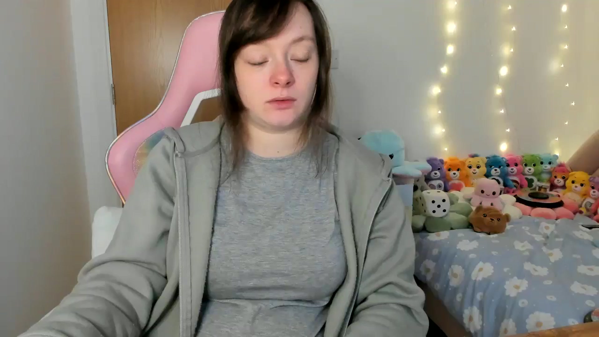 Gallery image thumbnail from JessieBear_'s myfreecams stream on, 01/28/2025, 17:36 image 3 of 20