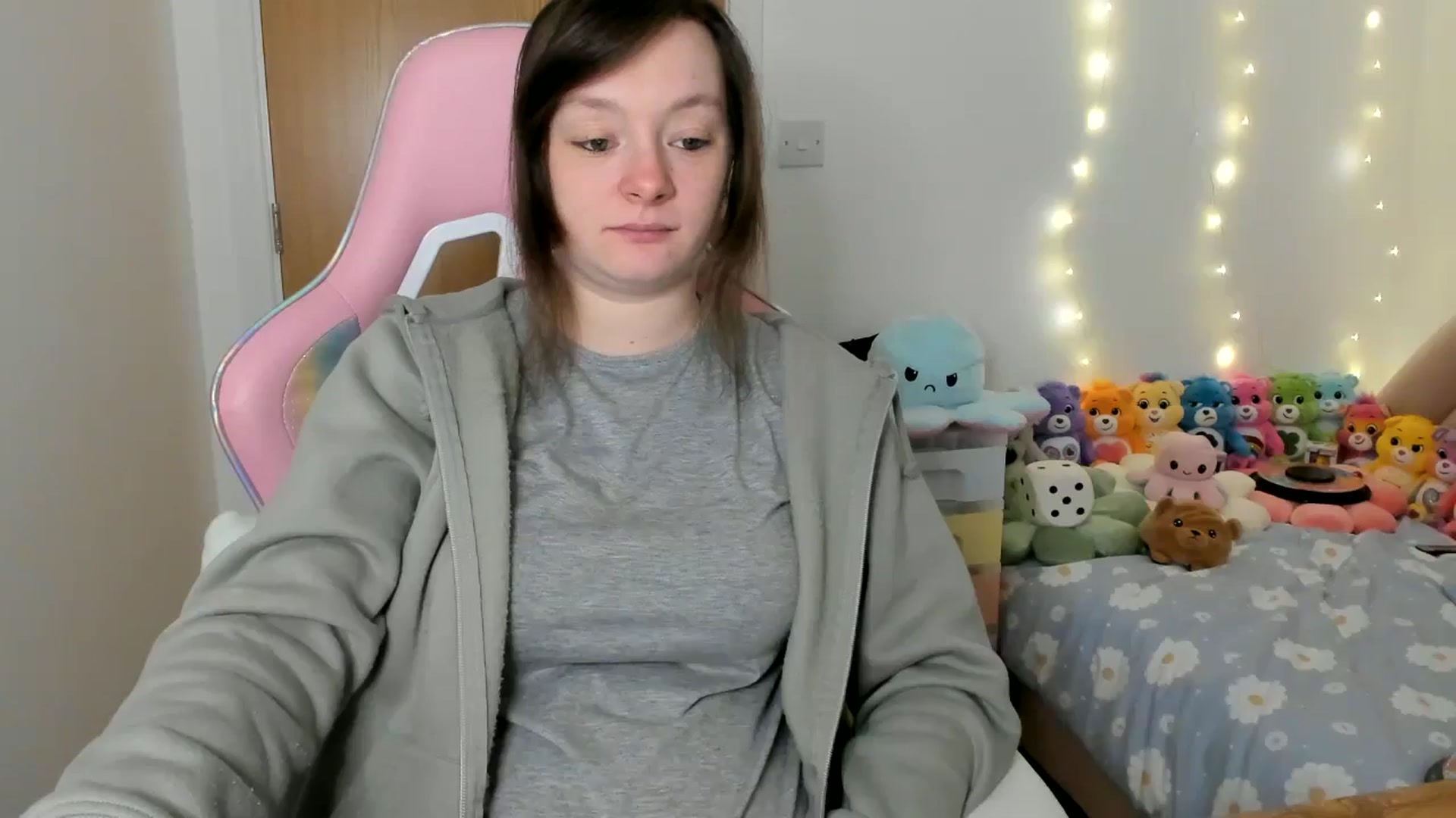 Gallery image thumbnail from JessieBear_'s myfreecams stream on, 01/28/2025, 17:36 image 18 of 20