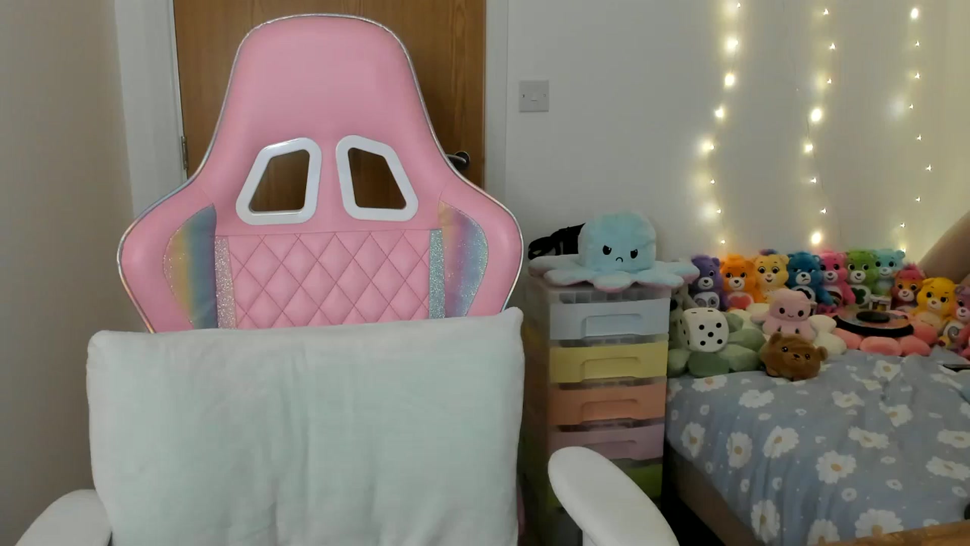 Gallery image thumbnail from JessieBear_'s myfreecams stream on, 01/28/2025, 17:54 image 7 of 20