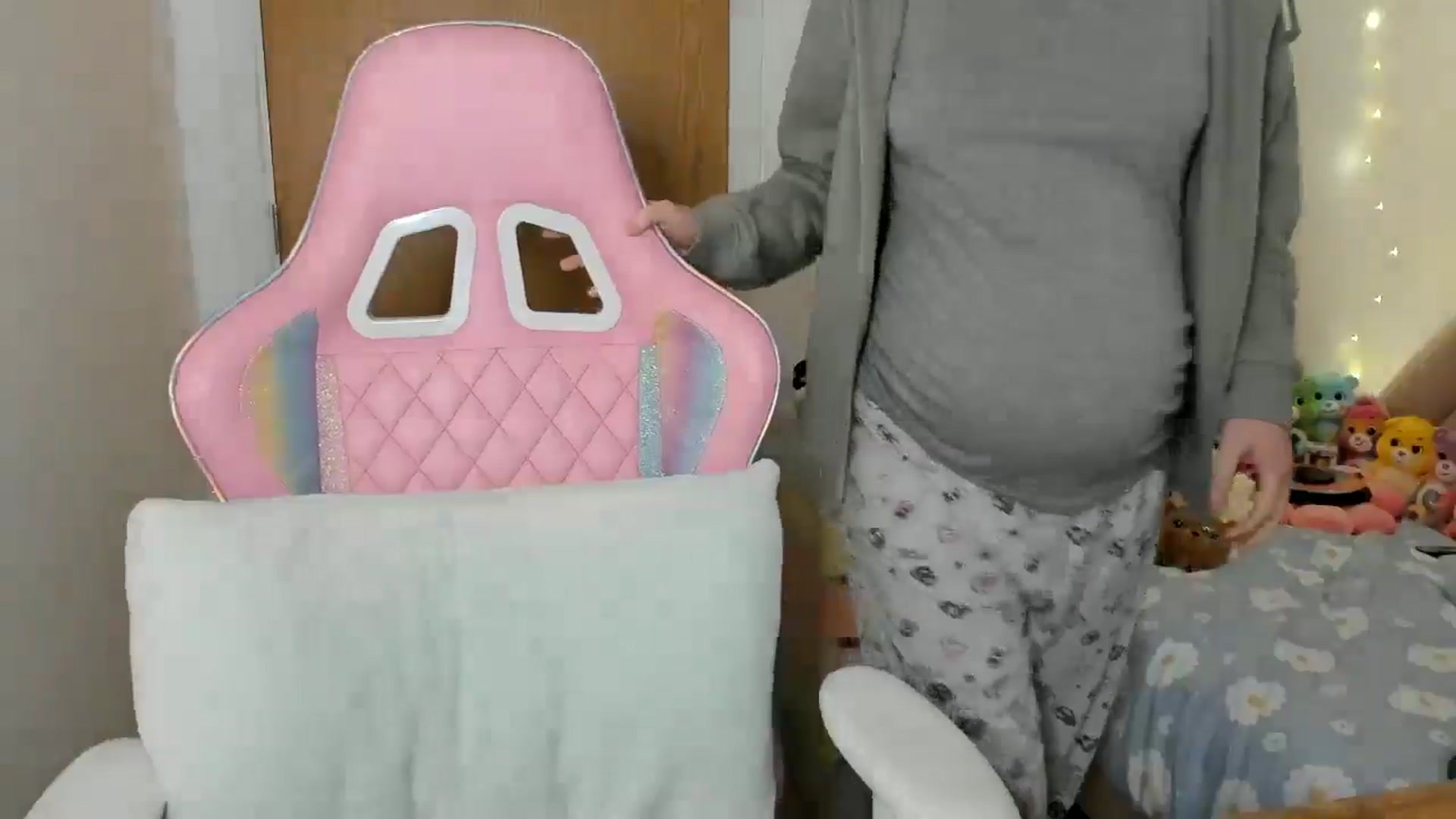 Gallery image thumbnail from JessieBear_'s myfreecams stream on, 01/28/2025, 17:54 image 8 of 20