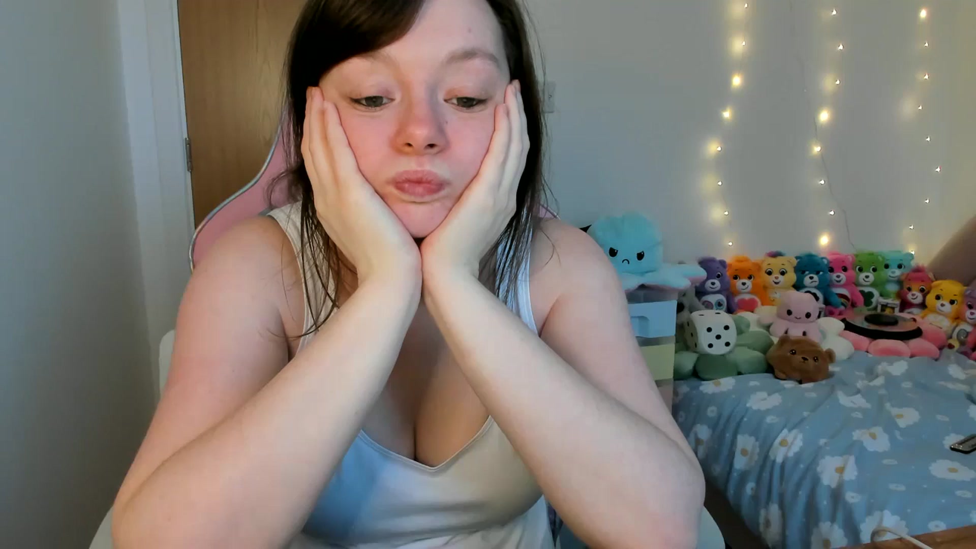 Gallery image thumbnail from JessieBear_'s myfreecams stream on, 01/29/2025, 16:22 image 9 of 20