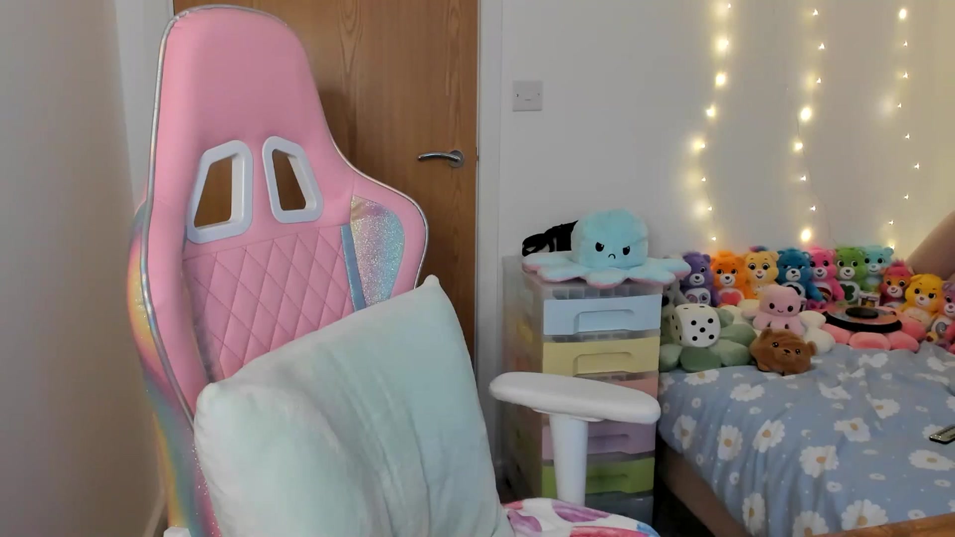 Gallery image thumbnail from JessieBear_'s myfreecams stream on, 01/29/2025, 17:52 image 5 of 20
