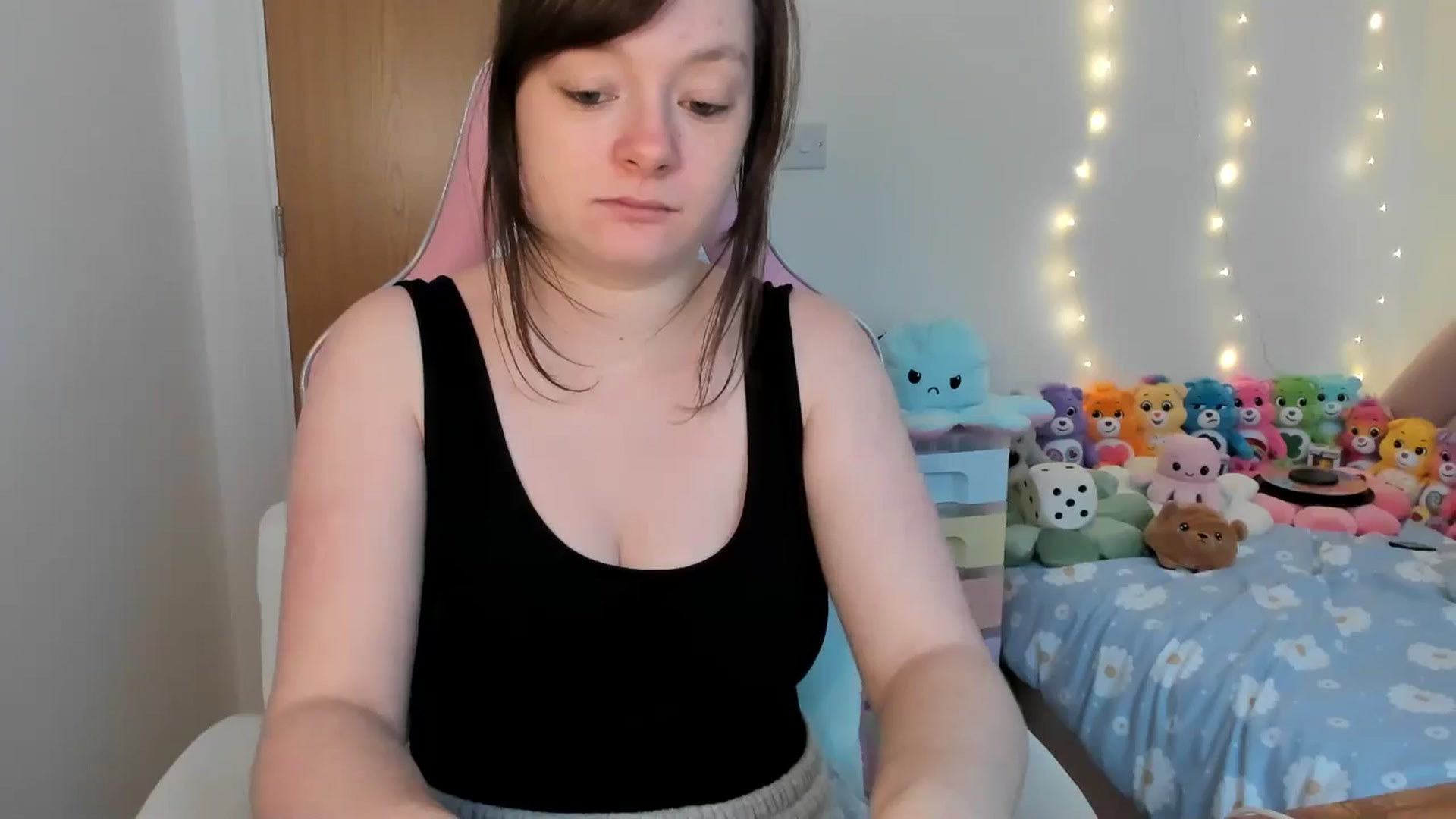 Gallery image thumbnail from JessieBear_'s myfreecams stream on, 01/30/2025, 17:23 image 8 of 20