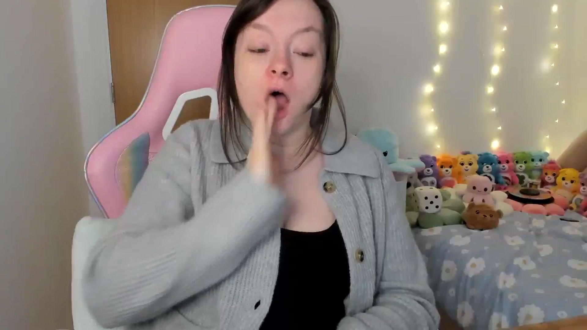 Gallery image thumbnail from JessieBear_'s myfreecams stream on, 01/30/2025, 17:23 image 16 of 20