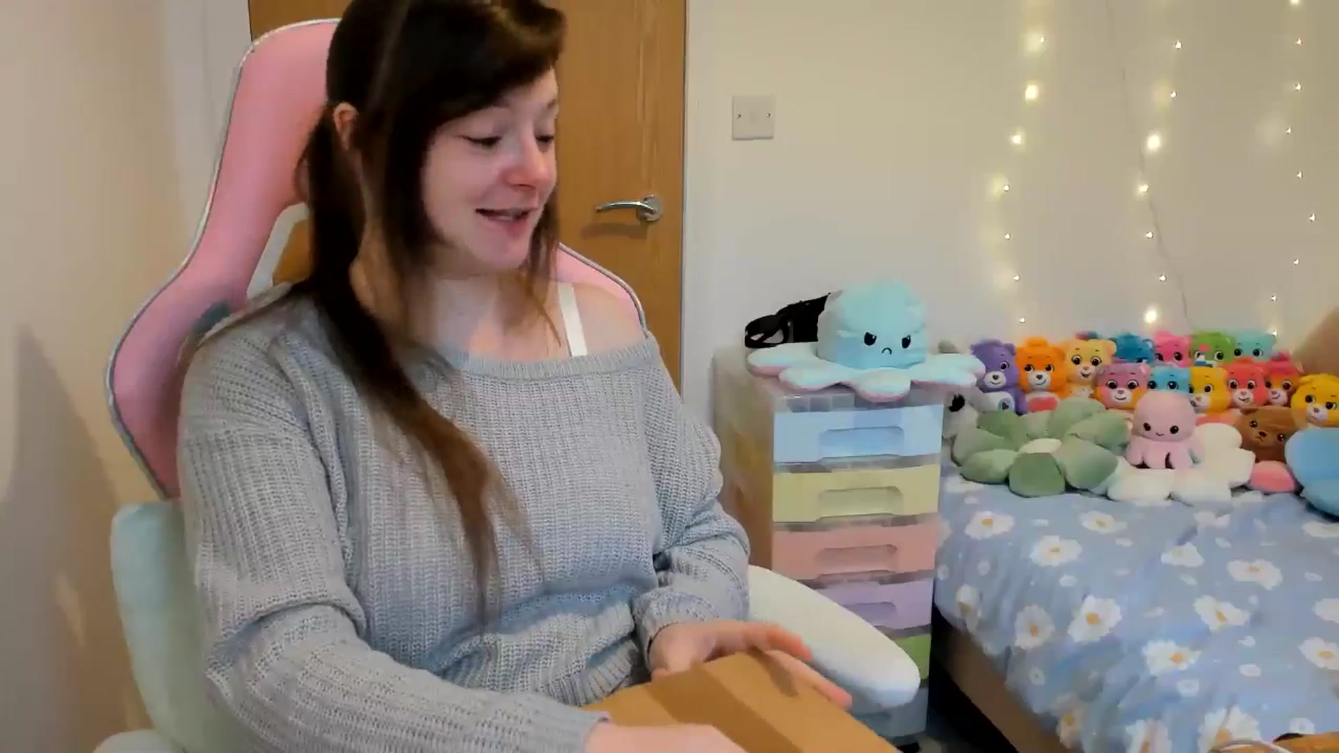 Gallery image thumbnail from JessieBear_'s myfreecams stream on, 01/31/2025, 16:48 image 4 of 20