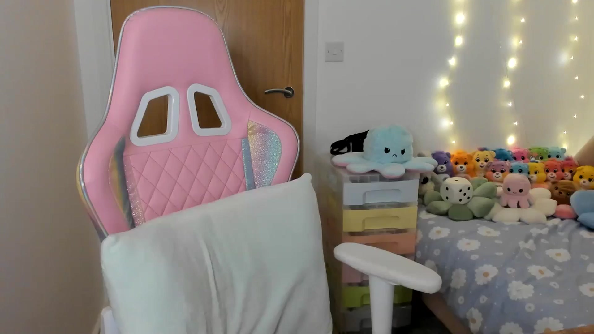 Gallery image thumbnail from JessieBear_'s myfreecams stream on, 01/31/2025, 17:31 image 4 of 20