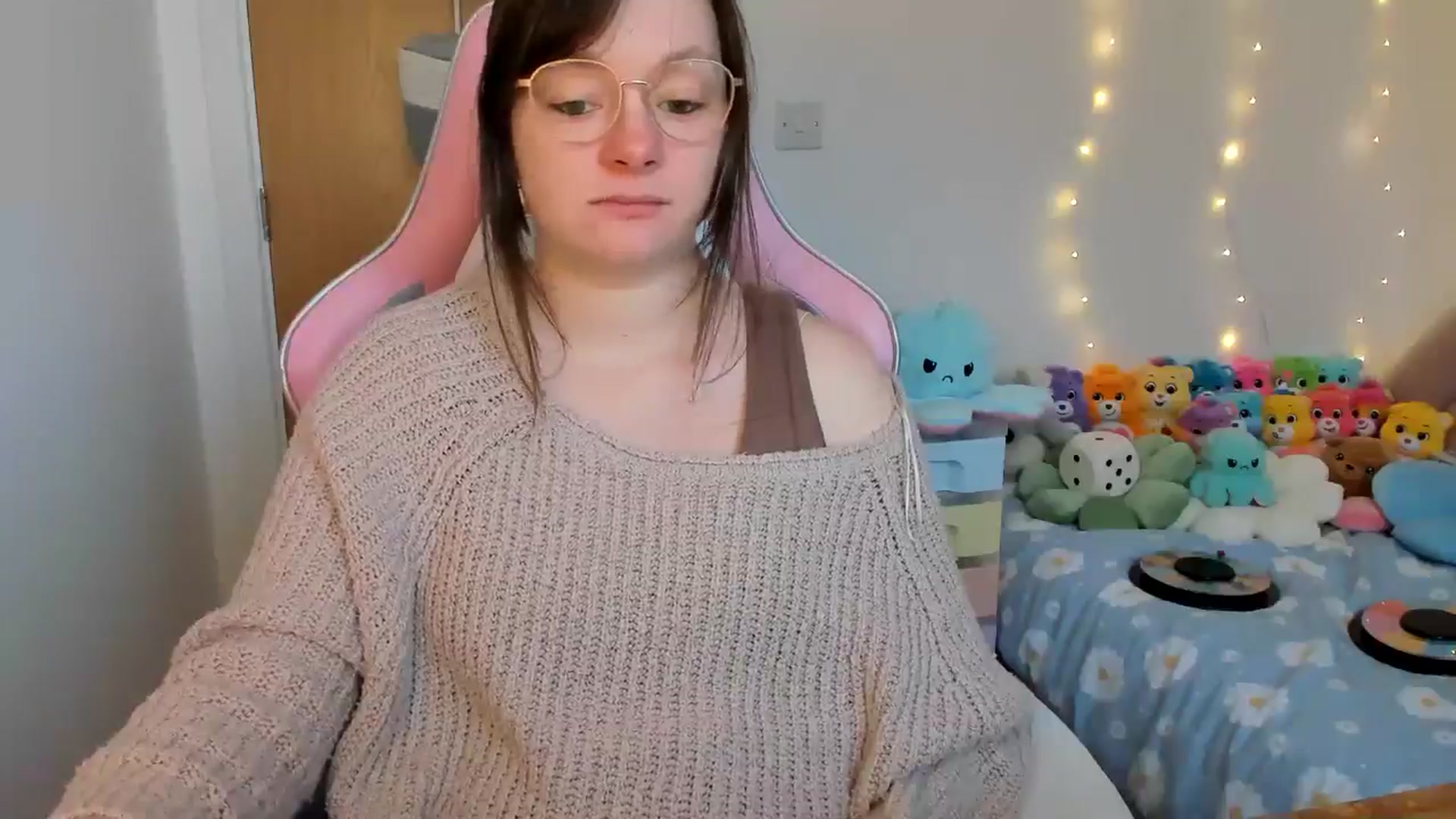 Gallery image thumbnail from JessieBear_'s myfreecams stream on, 02/06/2025, 17:21 image 11 of 20
