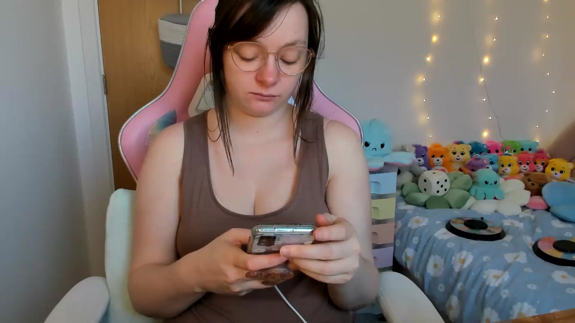 Gallery image thumbnail from JessieBear_'s myfreecams stream on, 02/06/2025, 17:21 image 5 of 20