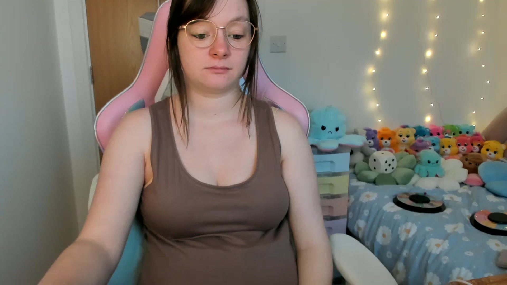 Gallery image thumbnail from JessieBear_'s myfreecams stream on, 02/06/2025, 17:21 image 14 of 20