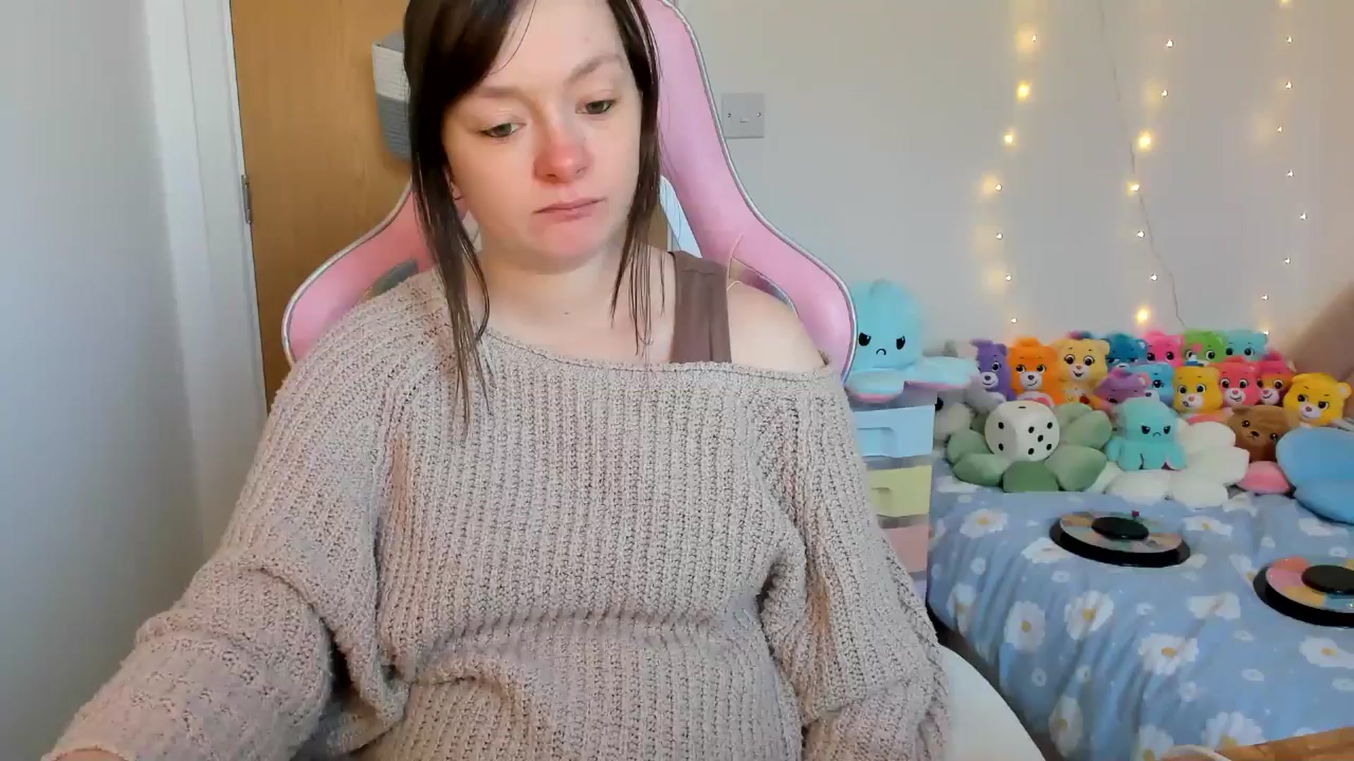 Gallery image thumbnail from JessieBear_'s myfreecams stream on, 02/06/2025, 17:21 image 1 of 20