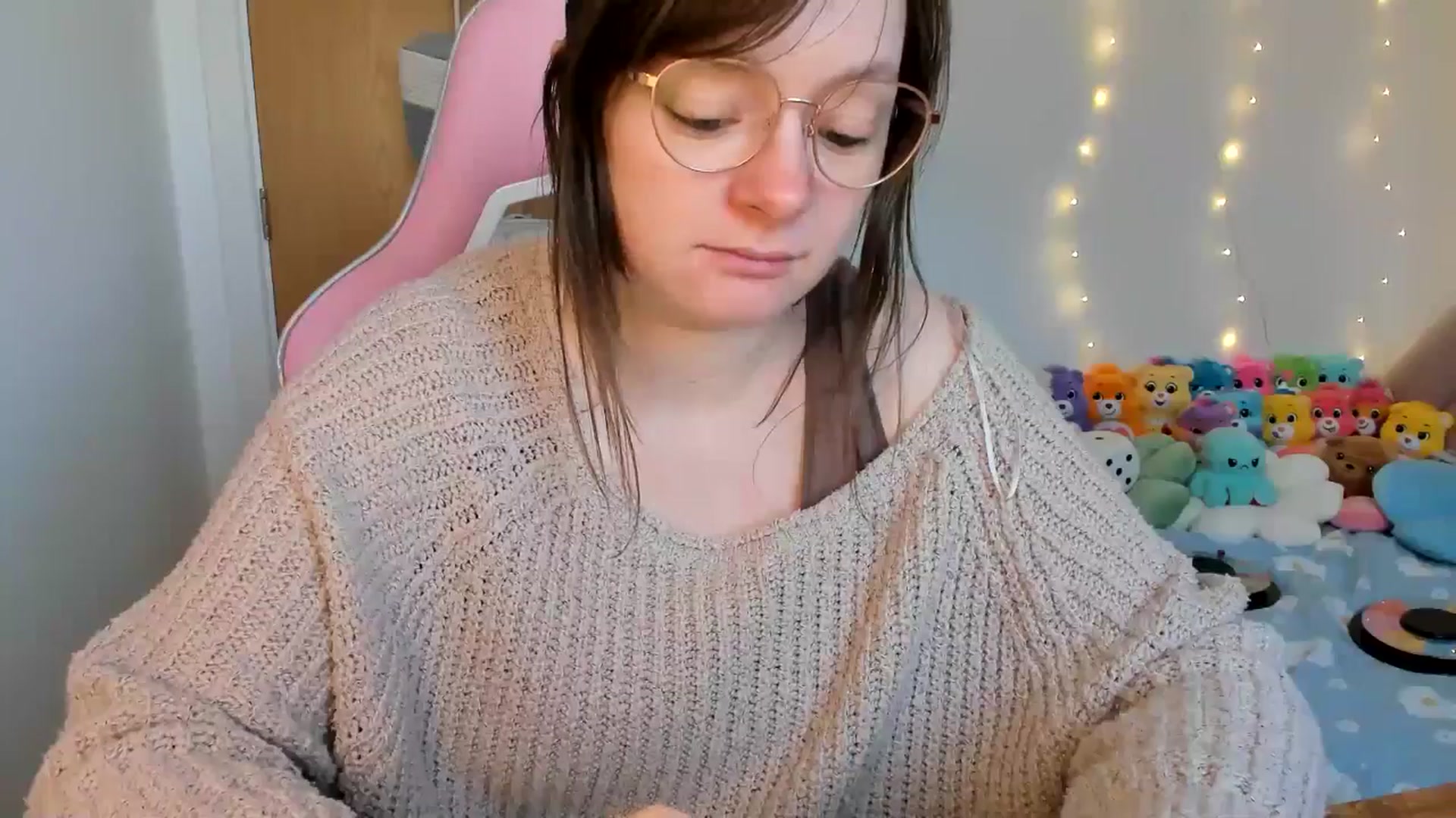 Gallery image thumbnail from JessieBear_'s myfreecams stream on, 02/06/2025, 17:21 image 10 of 20