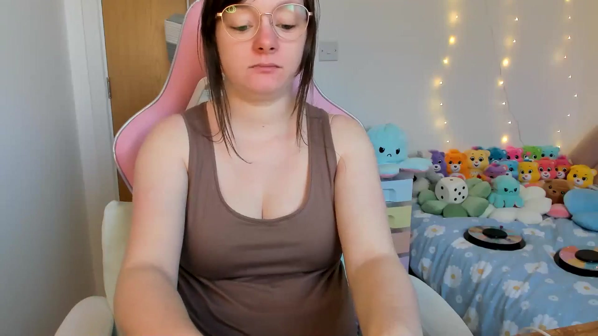 Gallery image thumbnail from JessieBear_'s myfreecams stream on, 02/06/2025, 17:21 image 7 of 20