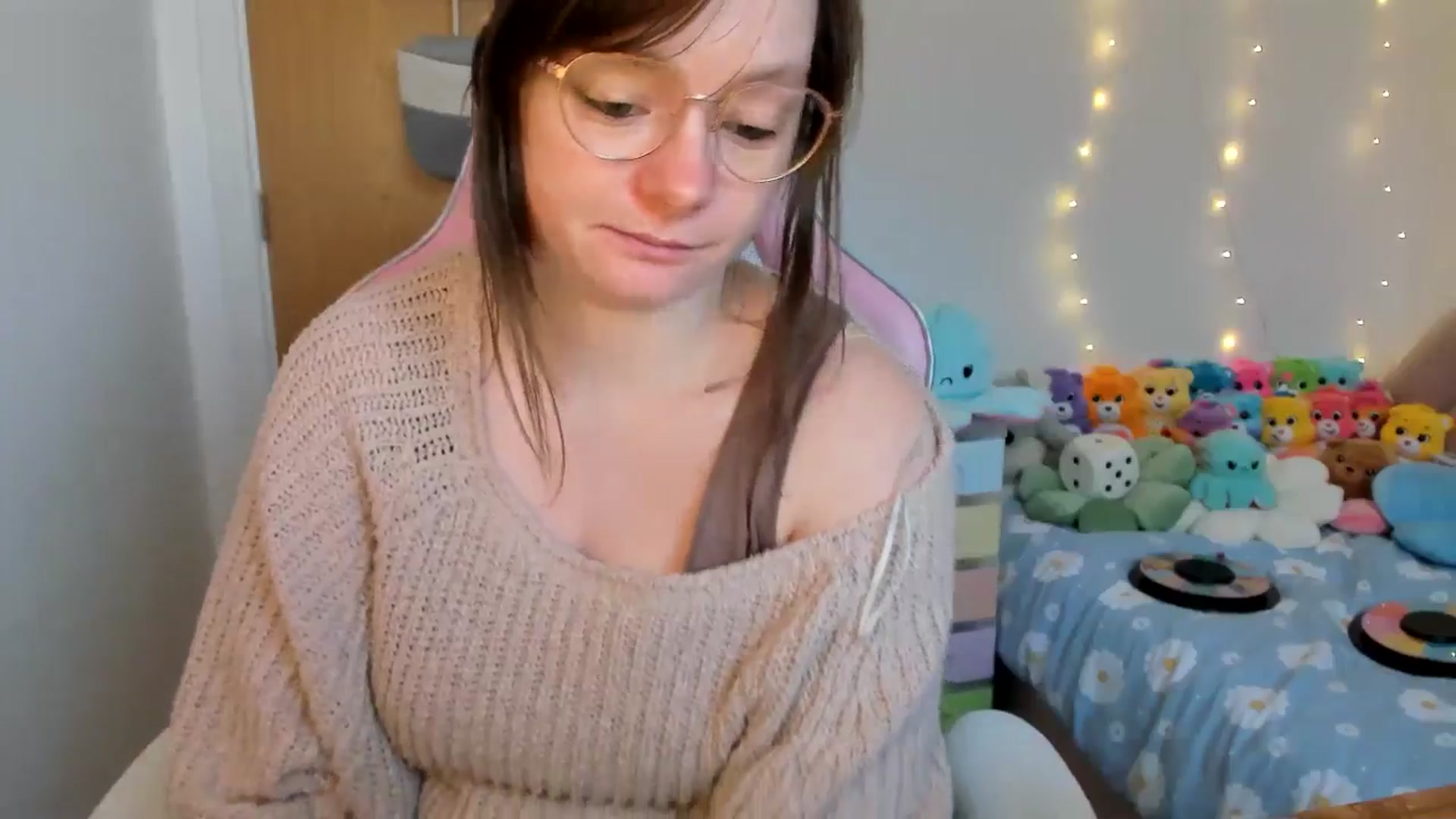 Gallery image thumbnail from JessieBear_'s myfreecams stream on, 02/06/2025, 17:21 image 9 of 20