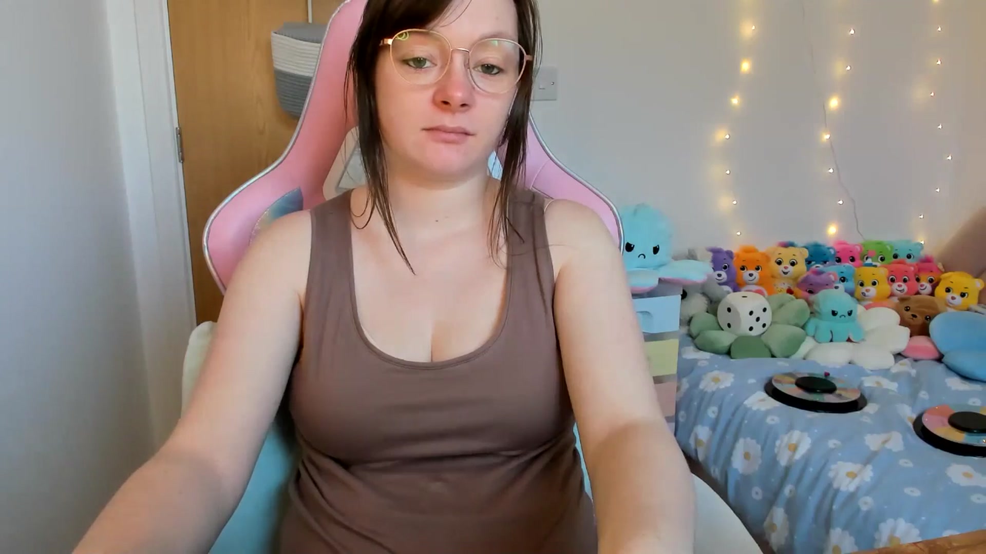Gallery image thumbnail from JessieBear_'s myfreecams stream on, 02/06/2025, 17:21 image 4 of 20