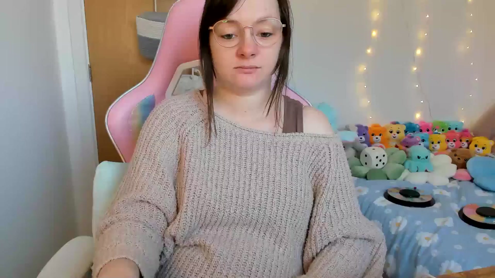 Gallery image thumbnail from JessieBear_'s myfreecams stream on, 02/06/2025, 17:21 image 2 of 20