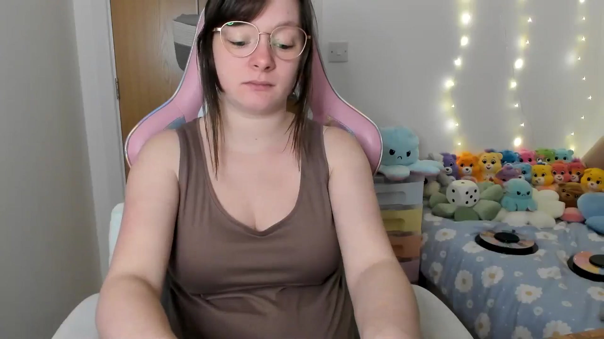 Gallery image thumbnail from JessieBear_'s myfreecams stream on, 02/06/2025, 17:58 image 6 of 20