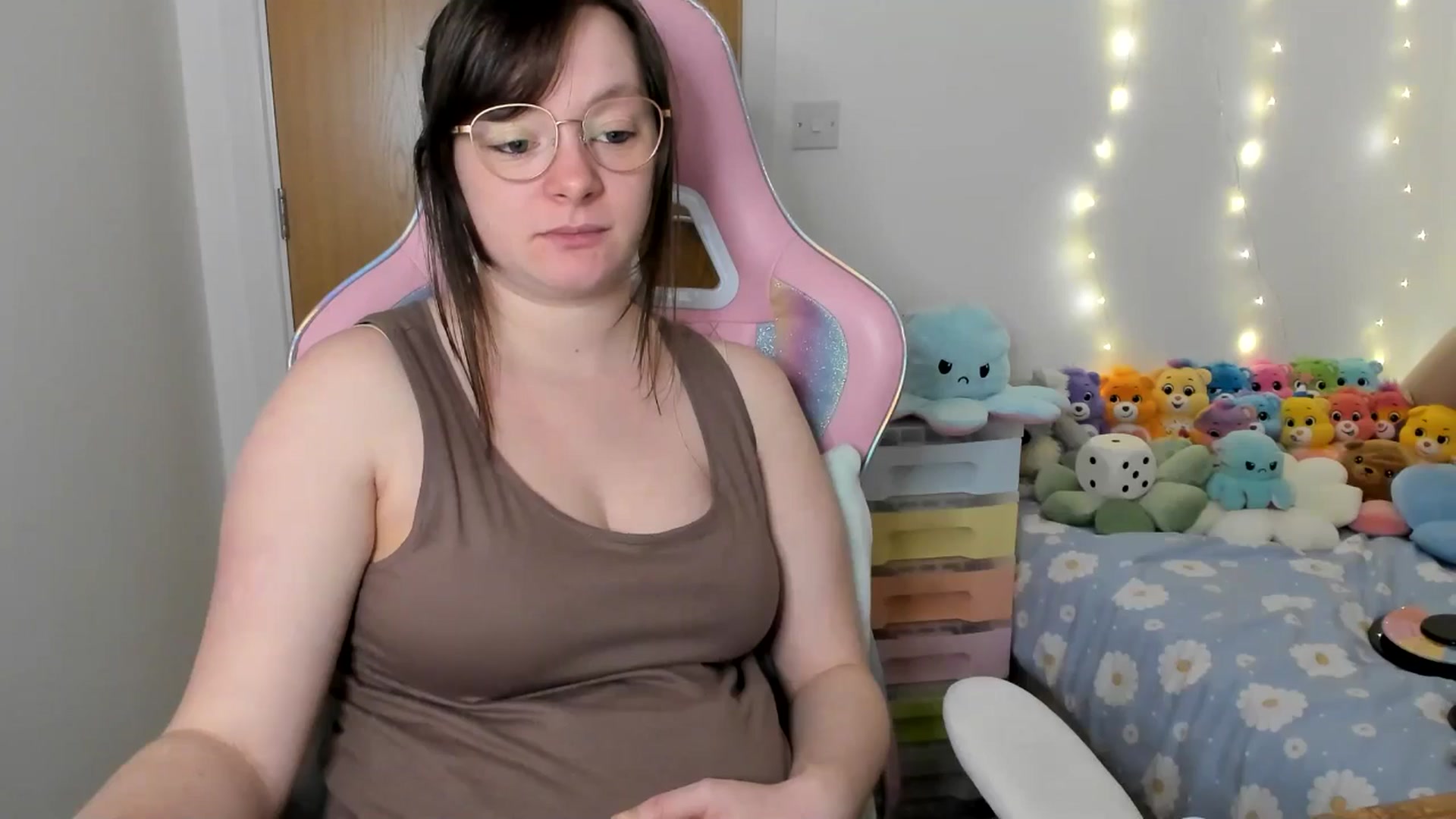Gallery image thumbnail from JessieBear_'s myfreecams stream on, 02/06/2025, 17:58 image 14 of 20