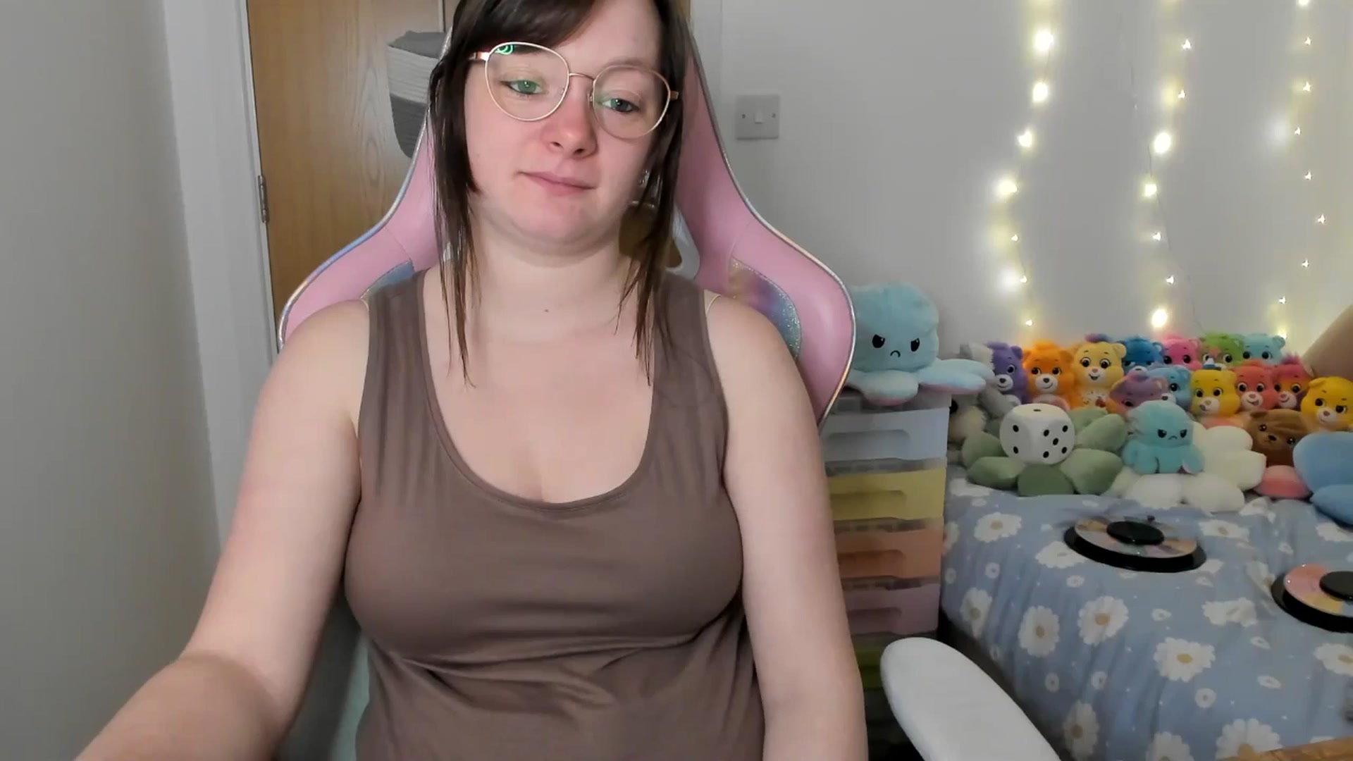 Gallery image thumbnail from JessieBear_'s myfreecams stream on, 02/06/2025, 17:58 image 5 of 20