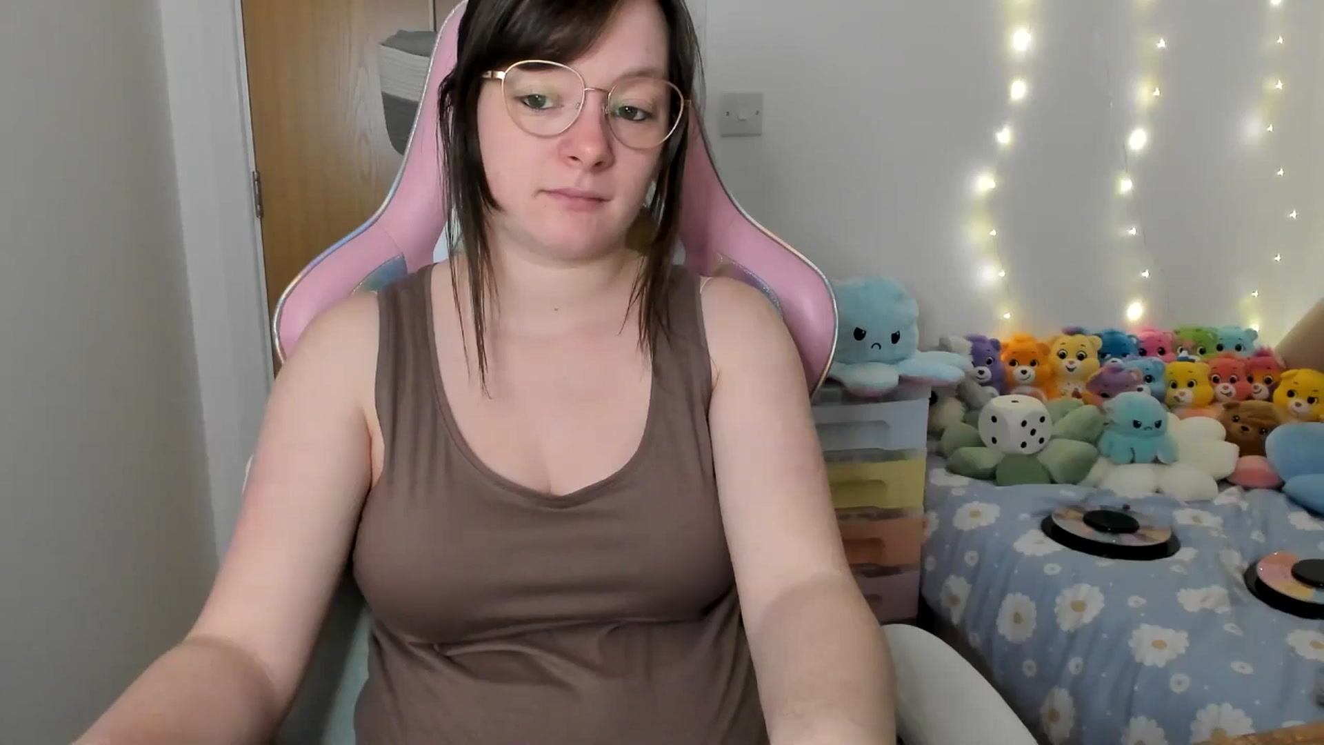 Gallery image thumbnail from JessieBear_'s myfreecams stream on, 02/06/2025, 17:58 image 7 of 20