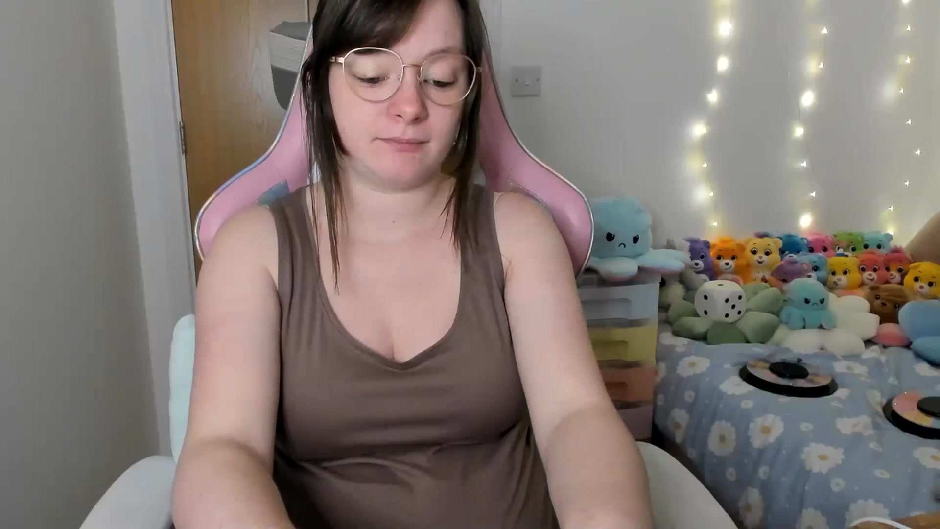 Gallery image thumbnail from JessieBear_'s myfreecams stream on, 02/06/2025, 17:58 image 9 of 20