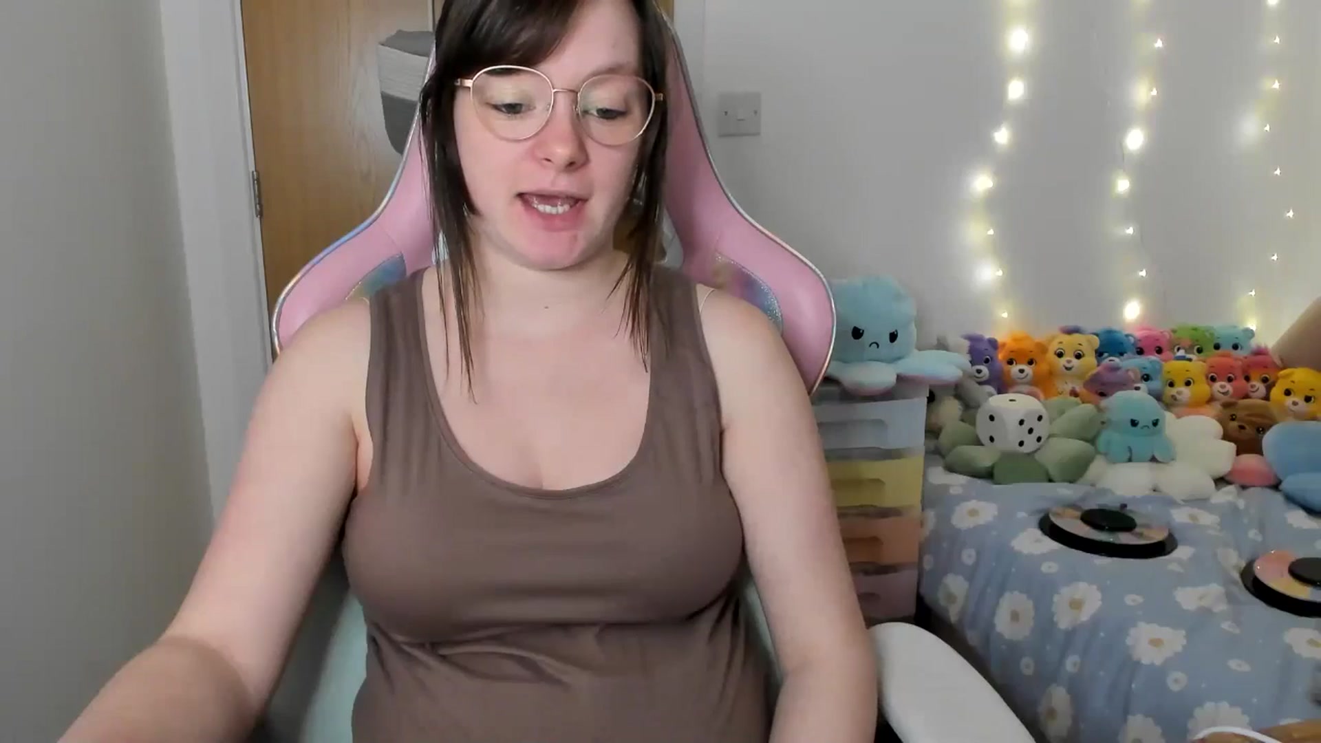 Gallery image thumbnail from JessieBear_'s myfreecams stream on, 02/06/2025, 17:58 image 8 of 20