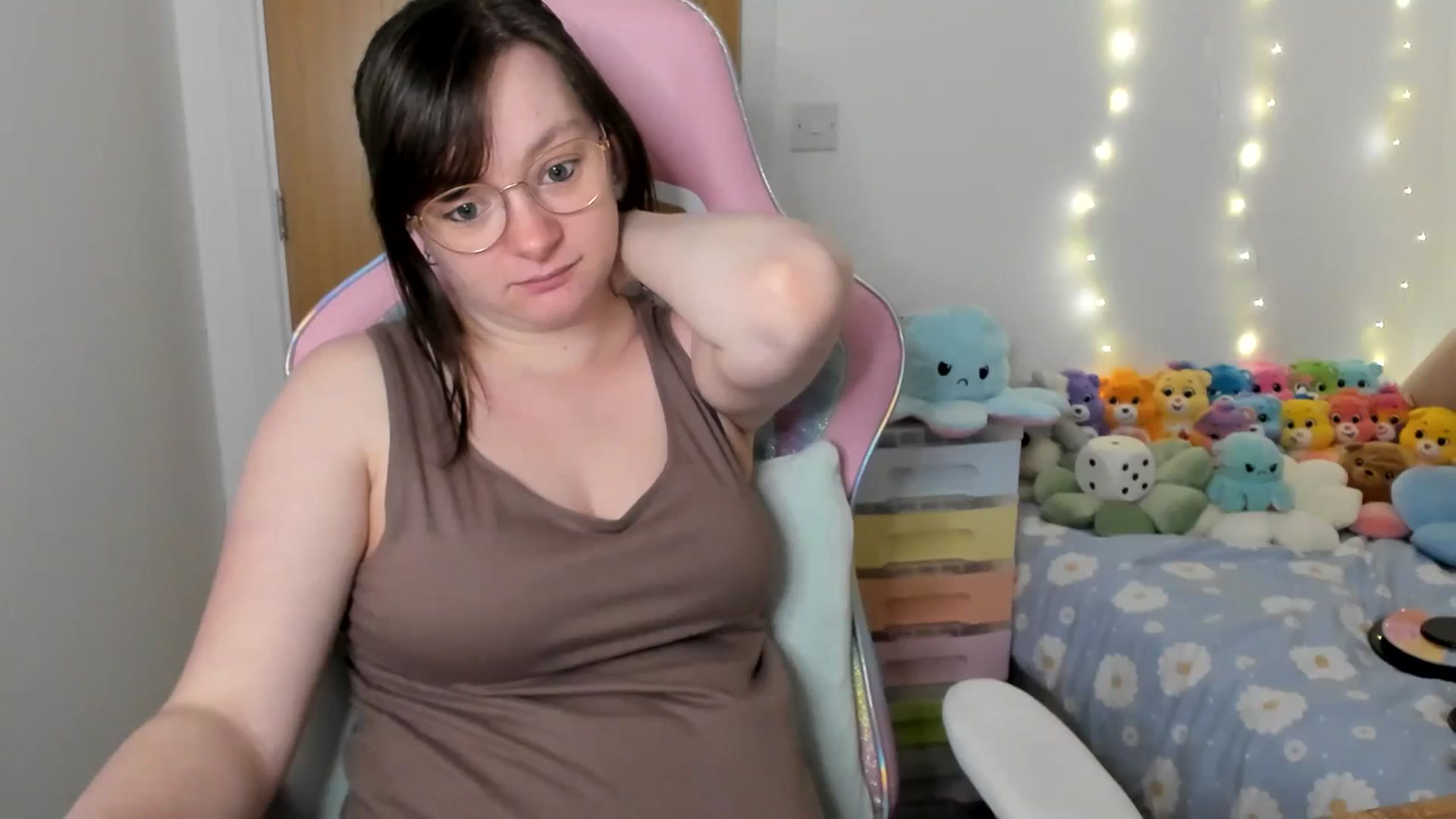 Gallery image thumbnail from JessieBear_'s myfreecams stream on, 02/06/2025, 17:58 image 17 of 20