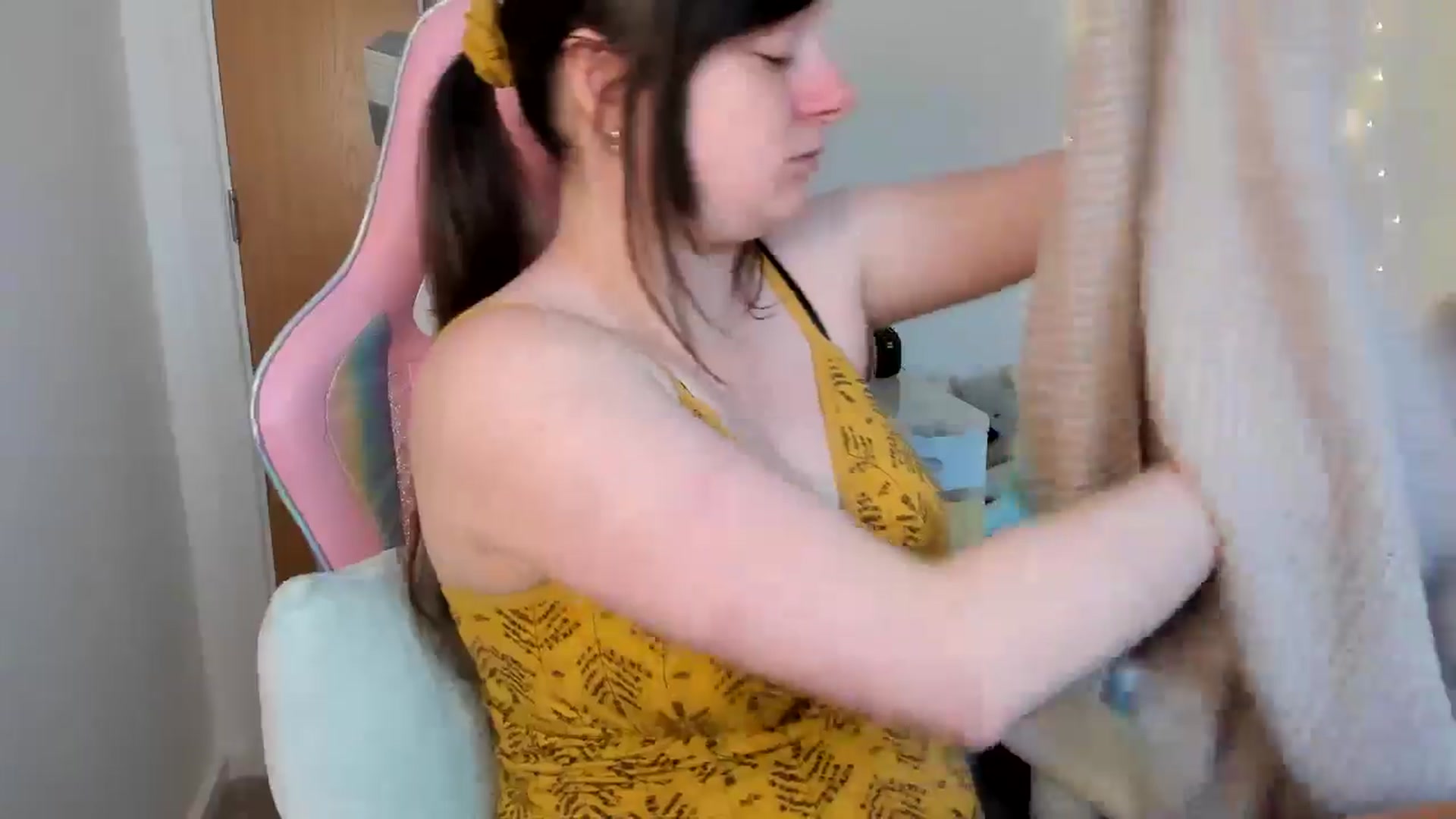 Gallery image thumbnail from JessieBear_'s myfreecams stream on, 02/13/2025, 16:29 image 16 of 20