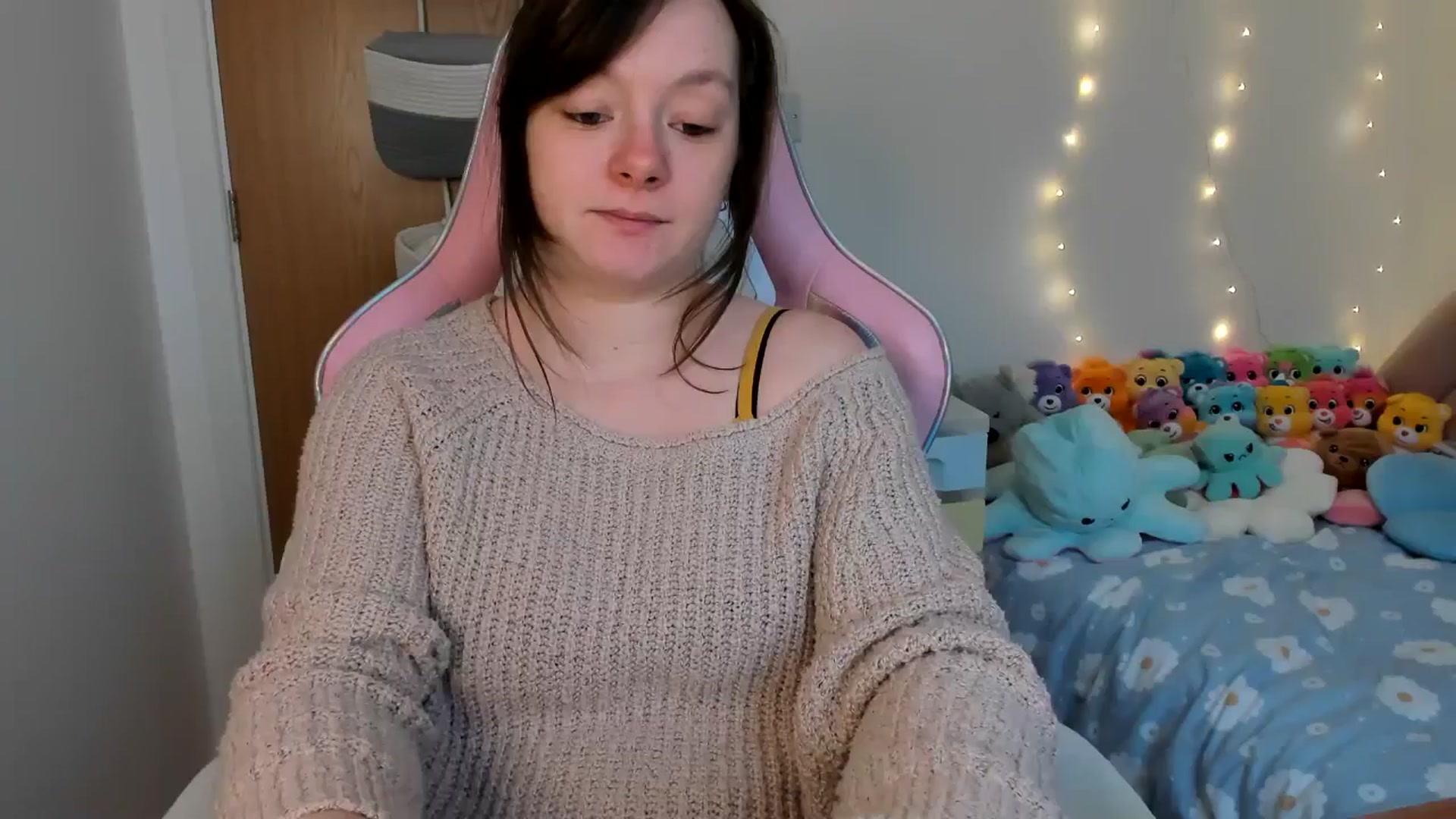 Gallery image thumbnail from JessieBear_'s myfreecams stream on, 02/13/2025, 16:29 image 19 of 20