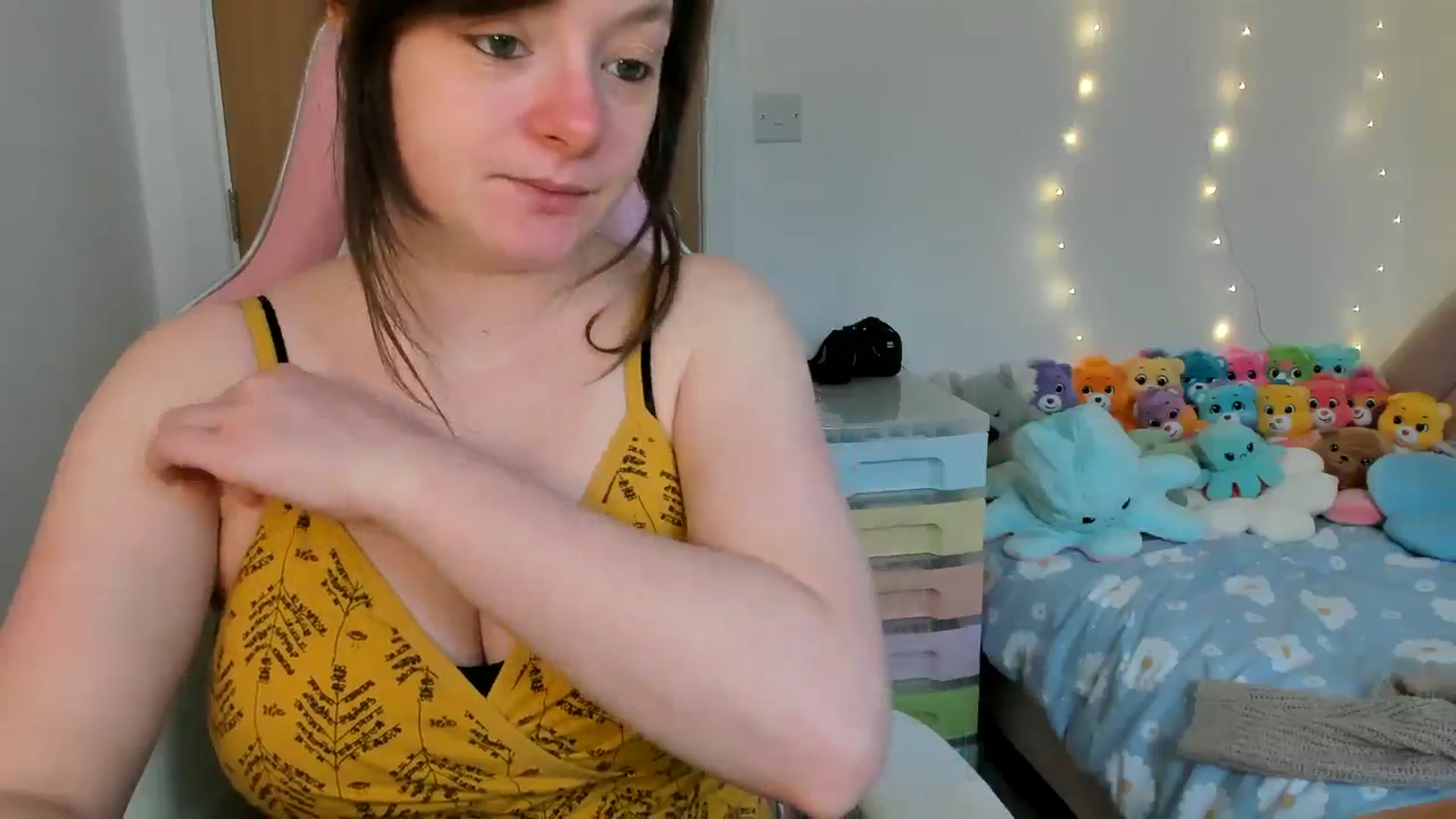 Gallery image thumbnail from JessieBear_'s myfreecams stream on, 02/13/2025, 16:29 image 9 of 20