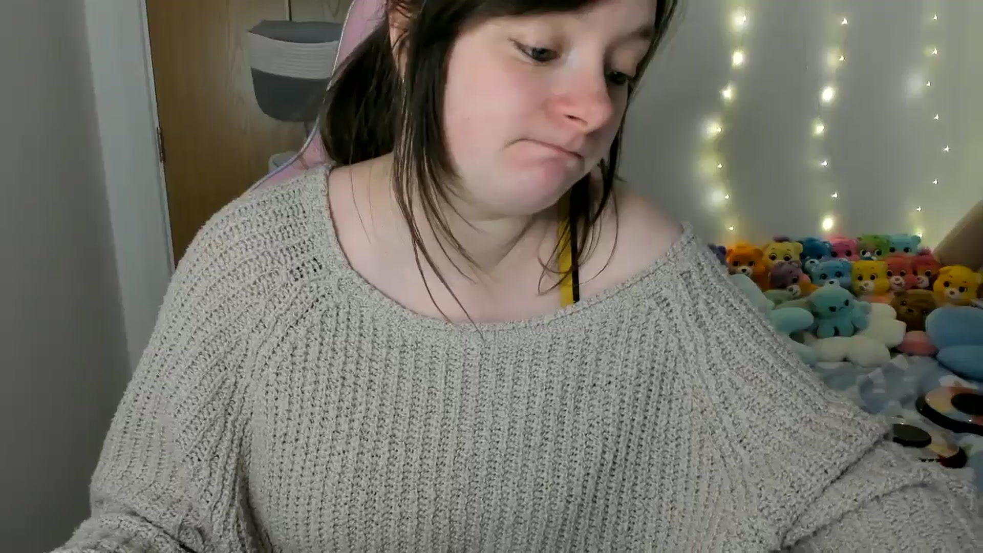 Gallery image thumbnail from JessieBear_'s myfreecams stream on, 02/13/2025, 17:35 image 14 of 20