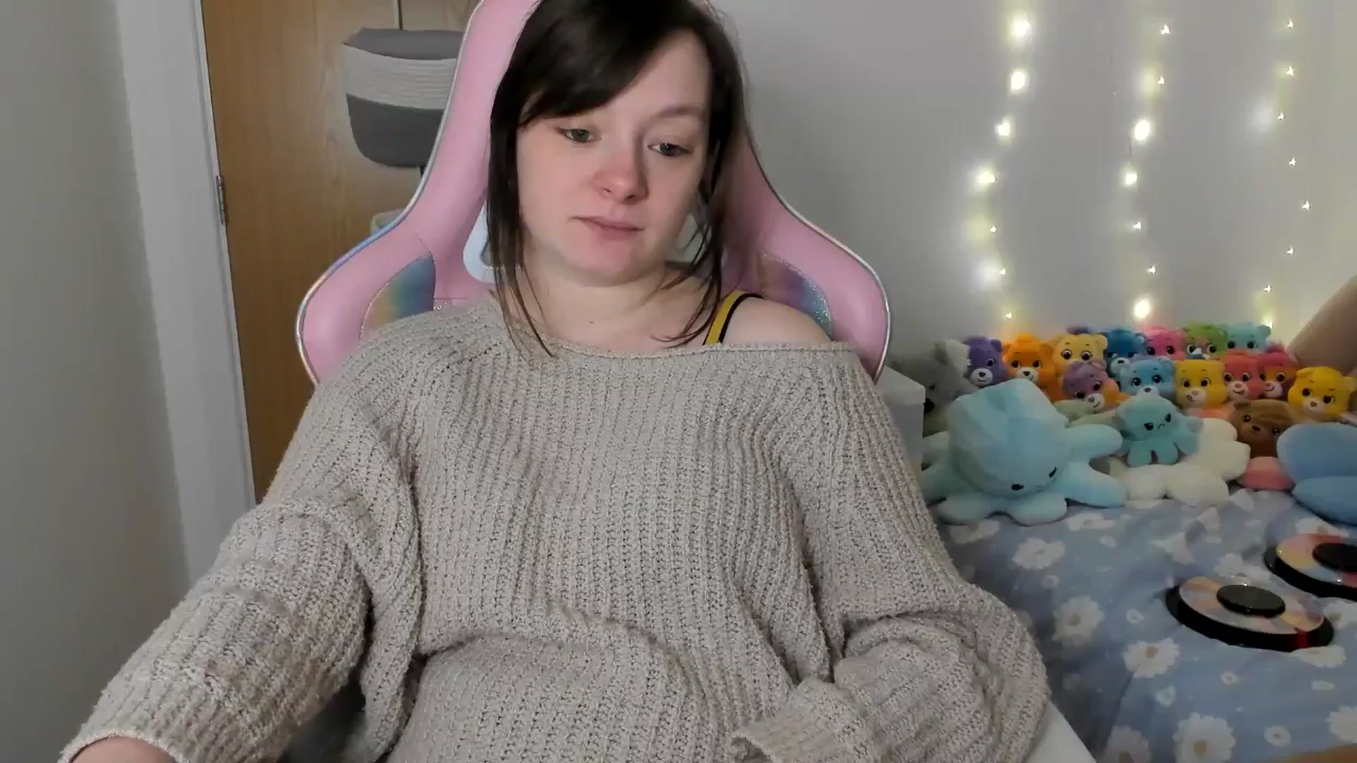 Gallery image thumbnail from JessieBear_'s myfreecams stream on, 02/13/2025, 17:35 image 19 of 20