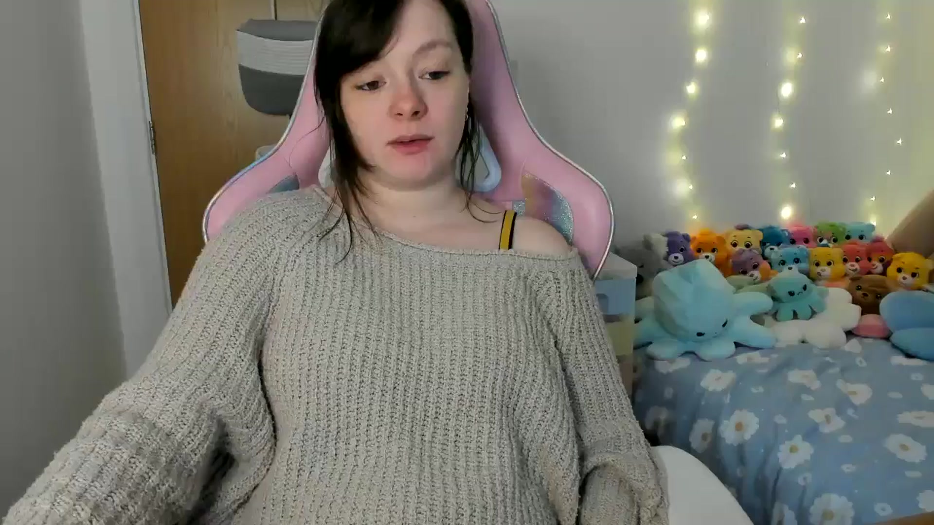 Gallery image thumbnail from JessieBear_'s myfreecams stream on, 02/13/2025, 17:35 image 9 of 20