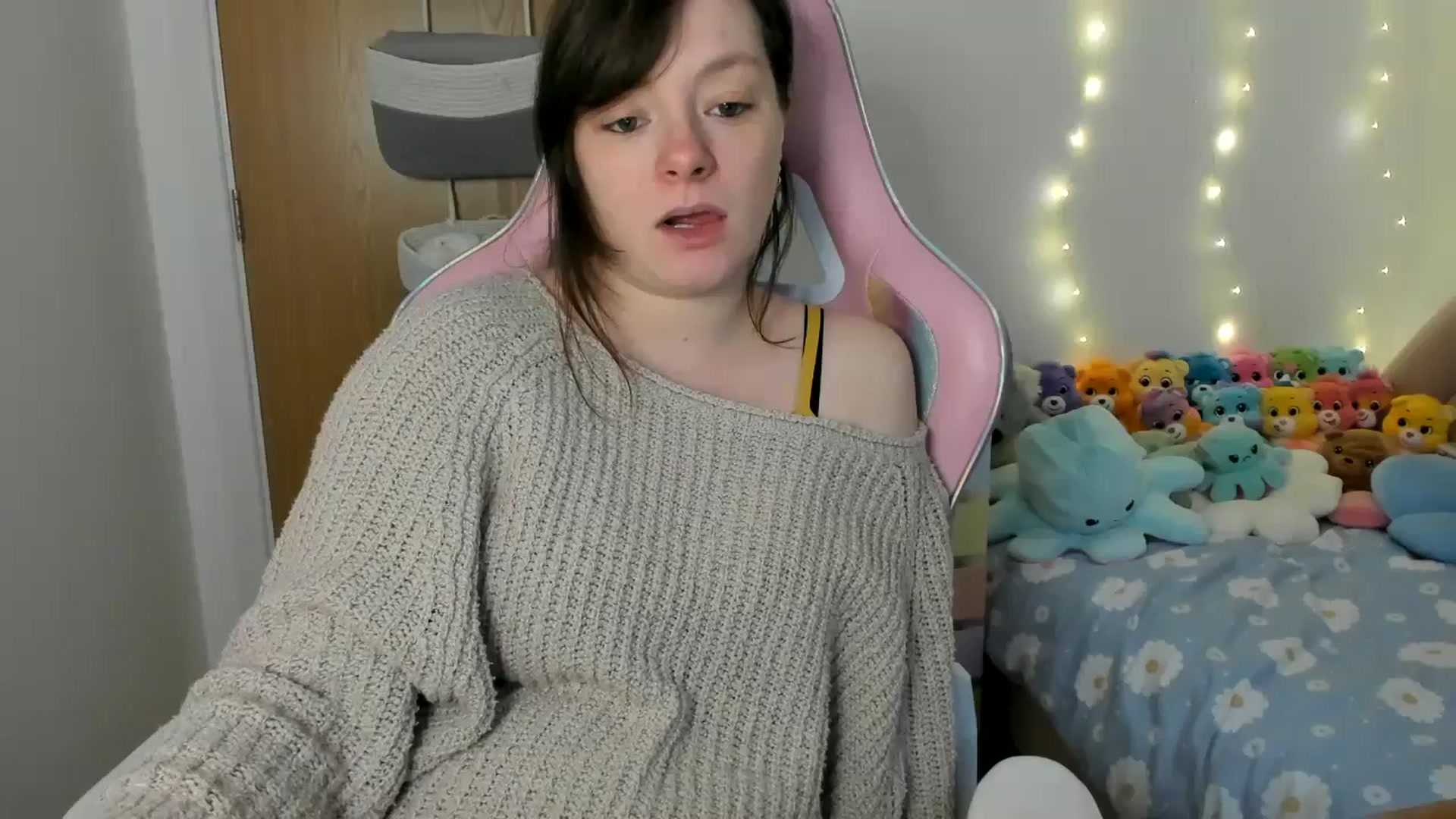 Gallery image thumbnail from JessieBear_'s myfreecams stream on, 02/13/2025, 17:35 image 11 of 20