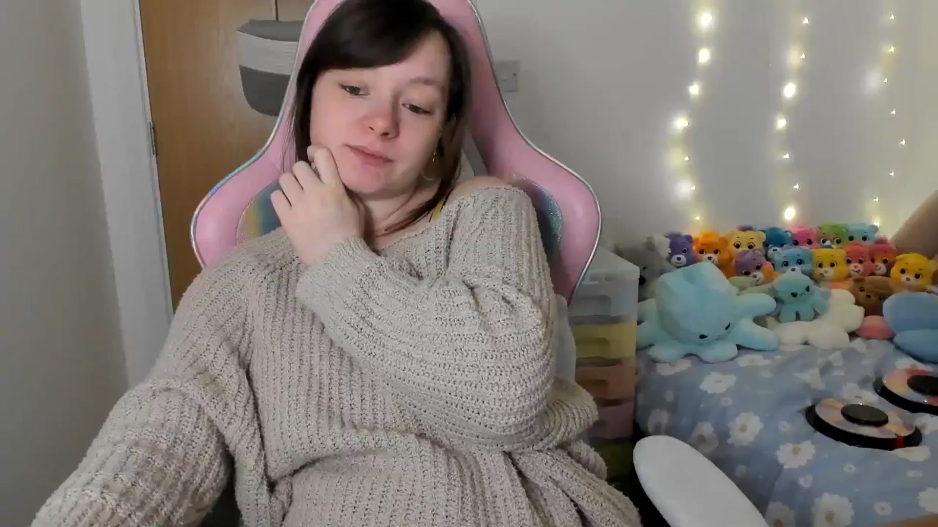 Gallery image thumbnail from JessieBear_'s myfreecams stream on, 02/13/2025, 17:35 image 20 of 20