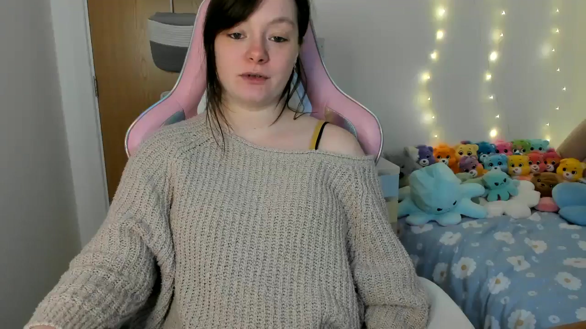 Gallery image thumbnail from JessieBear_'s myfreecams stream on, 02/13/2025, 17:35 image 3 of 20