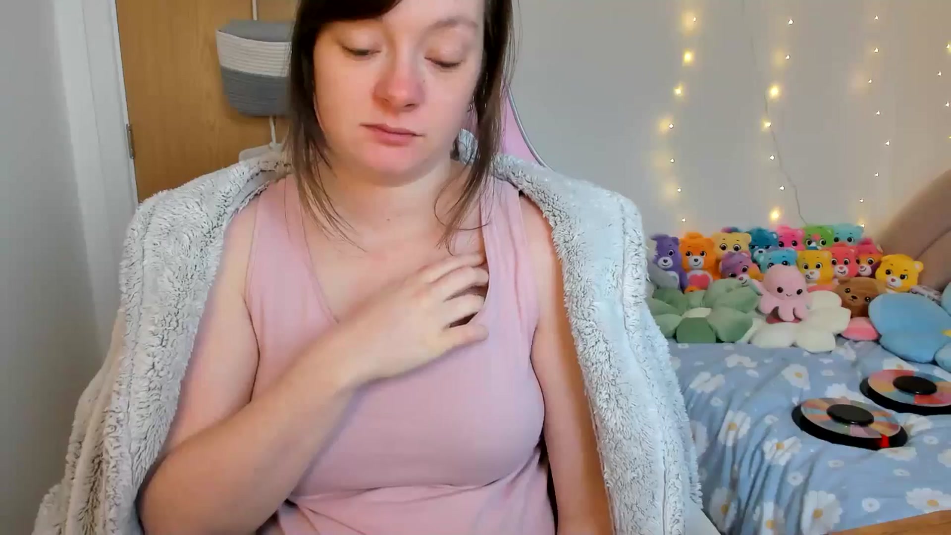 Gallery image thumbnail from JessieBear_'s myfreecams stream on, 02/14/2025, 17:55 image 5 of 20
